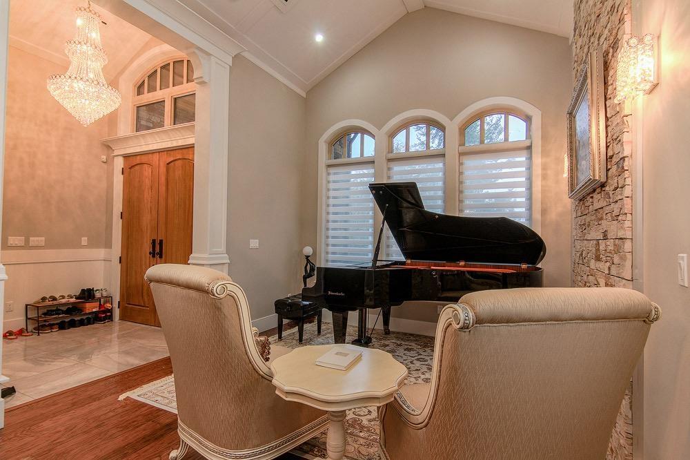 Property at 2309 154 STREET image 2