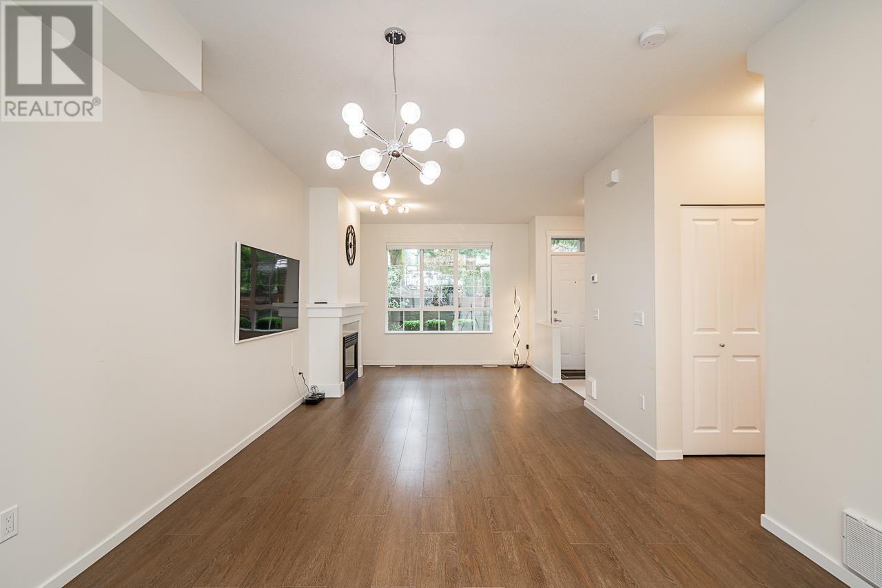 Listing Picture 10 of 32 : 12 9088 HALSTON COURT, Burnaby / 本拿比 - 魯藝地產 Yvonne Lu Group - MLS Medallion Club Member
