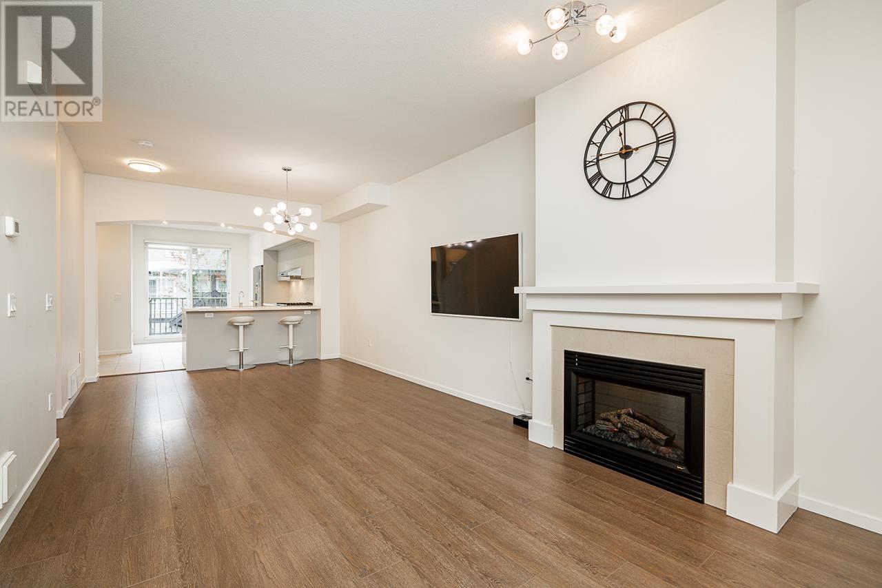 Listing Picture 6 of 32 : 12 9088 HALSTON COURT, Burnaby / 本拿比 - 魯藝地產 Yvonne Lu Group - MLS Medallion Club Member