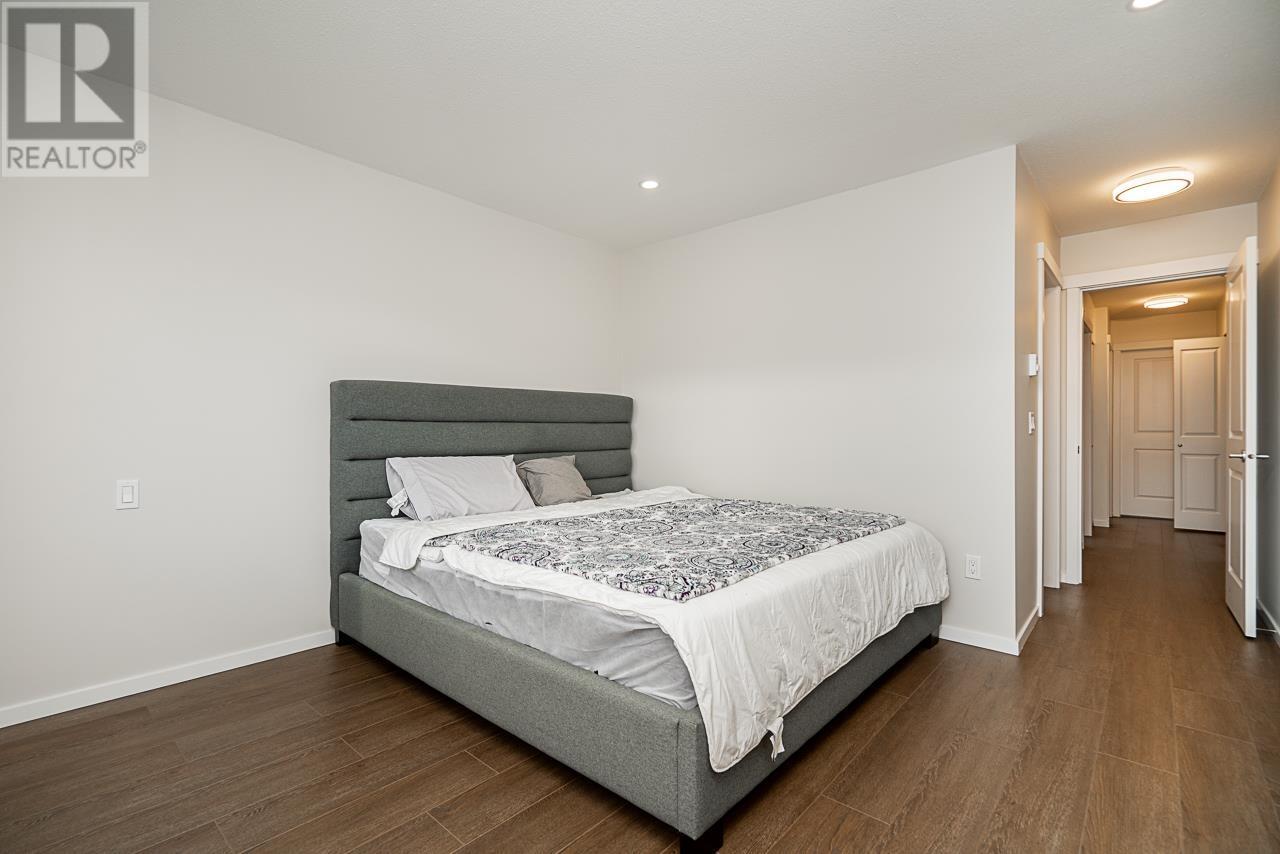 Listing Picture 13 of 32 : 12 9088 HALSTON COURT, Burnaby / 本拿比 - 魯藝地產 Yvonne Lu Group - MLS Medallion Club Member