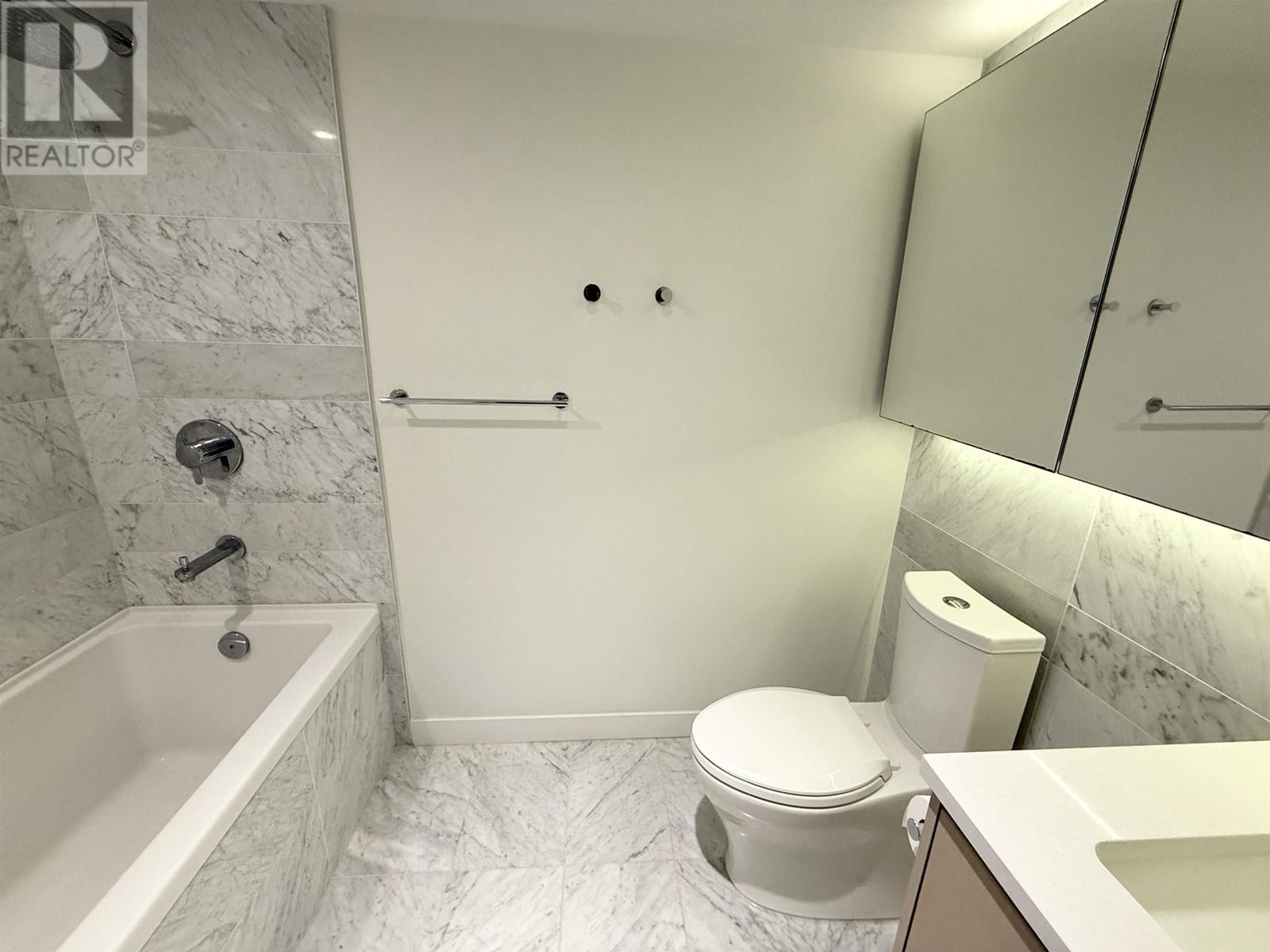 Listing Picture 11 of 19 : 205 8800 HAZELBRIDGE WAY, Richmond / 烈治文 - 魯藝地產 Yvonne Lu Group - MLS Medallion Club Member