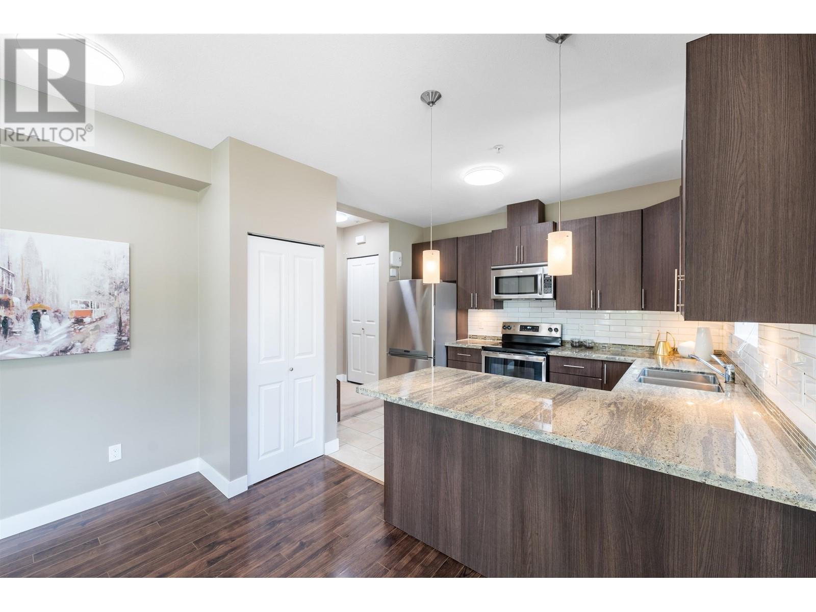 208 3888 Norfolk Street, Burnaby, British Columbia  V5G 1E5 - Photo 5 - R2970763