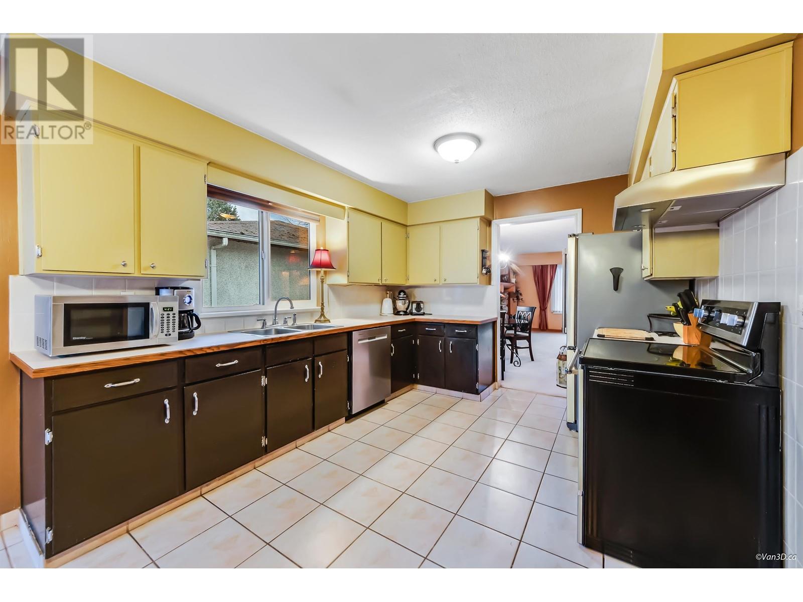 1924 Westminster Avenue, Port Coquitlam, British Columbia  V3B 1E8 - Photo 8 - R2970744