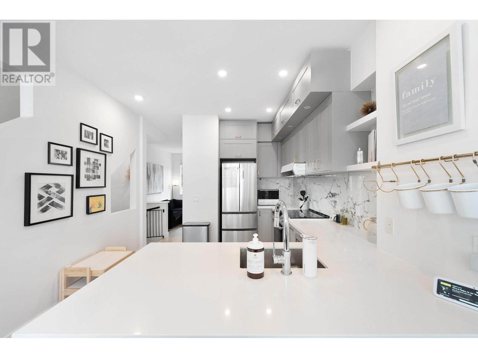 Listing Picture 12 of 37 : 83 6588 BARNARD DRIVE, Richmond / 烈治文 - 魯藝地產 Yvonne Lu Group - MLS Medallion Club Member