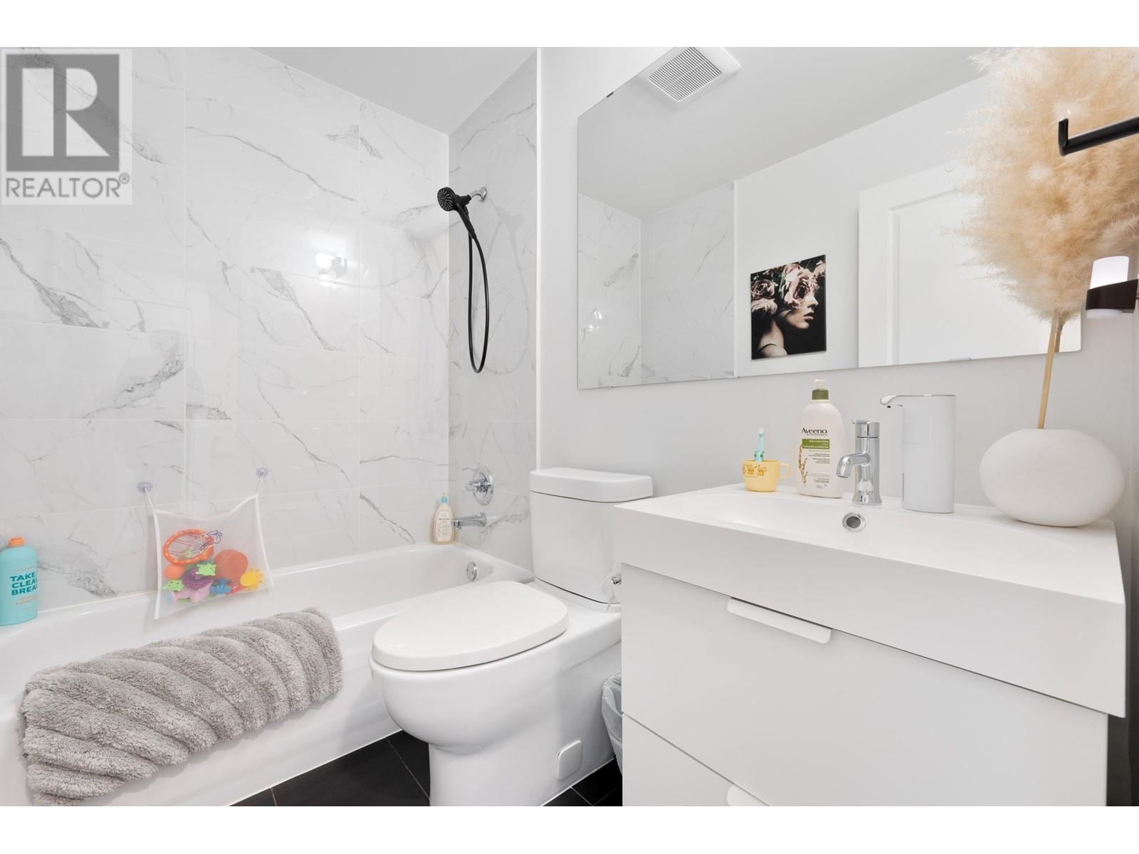 Listing Picture 24 of 37 : 83 6588 BARNARD DRIVE, Richmond / 烈治文 - 魯藝地產 Yvonne Lu Group - MLS Medallion Club Member