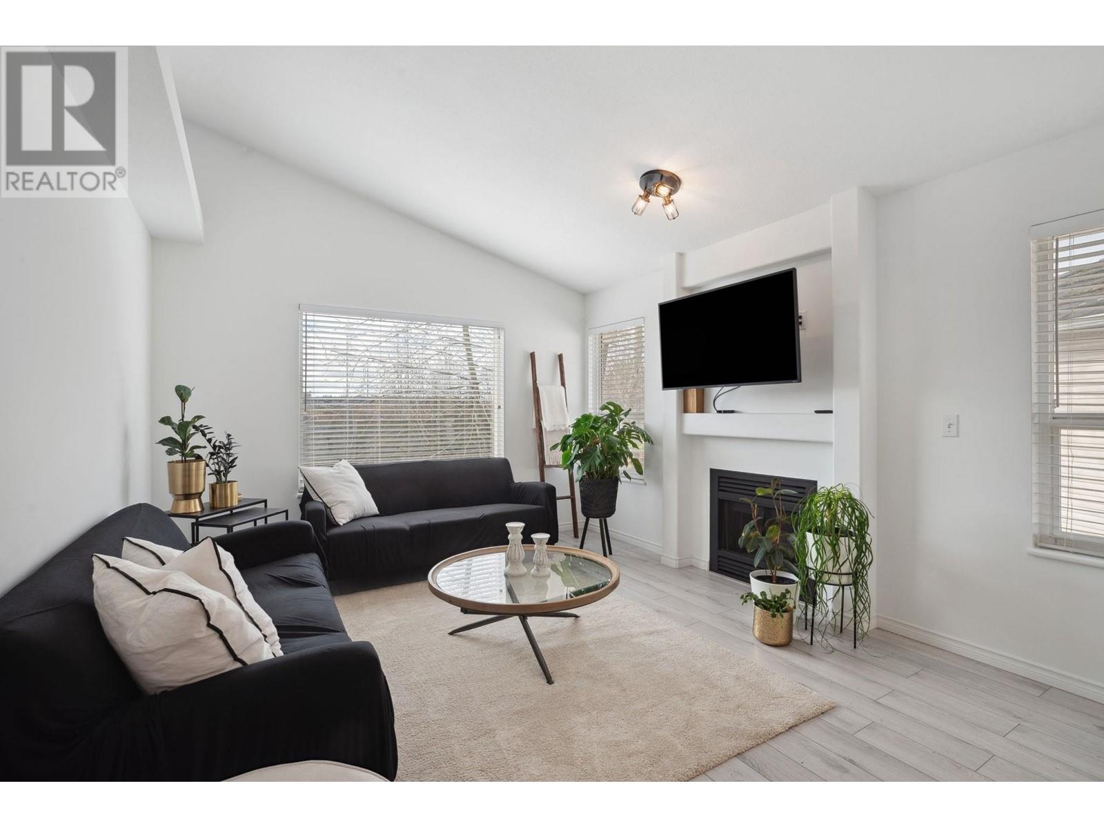 Property at 126 SAN JUAN PLACE image 2