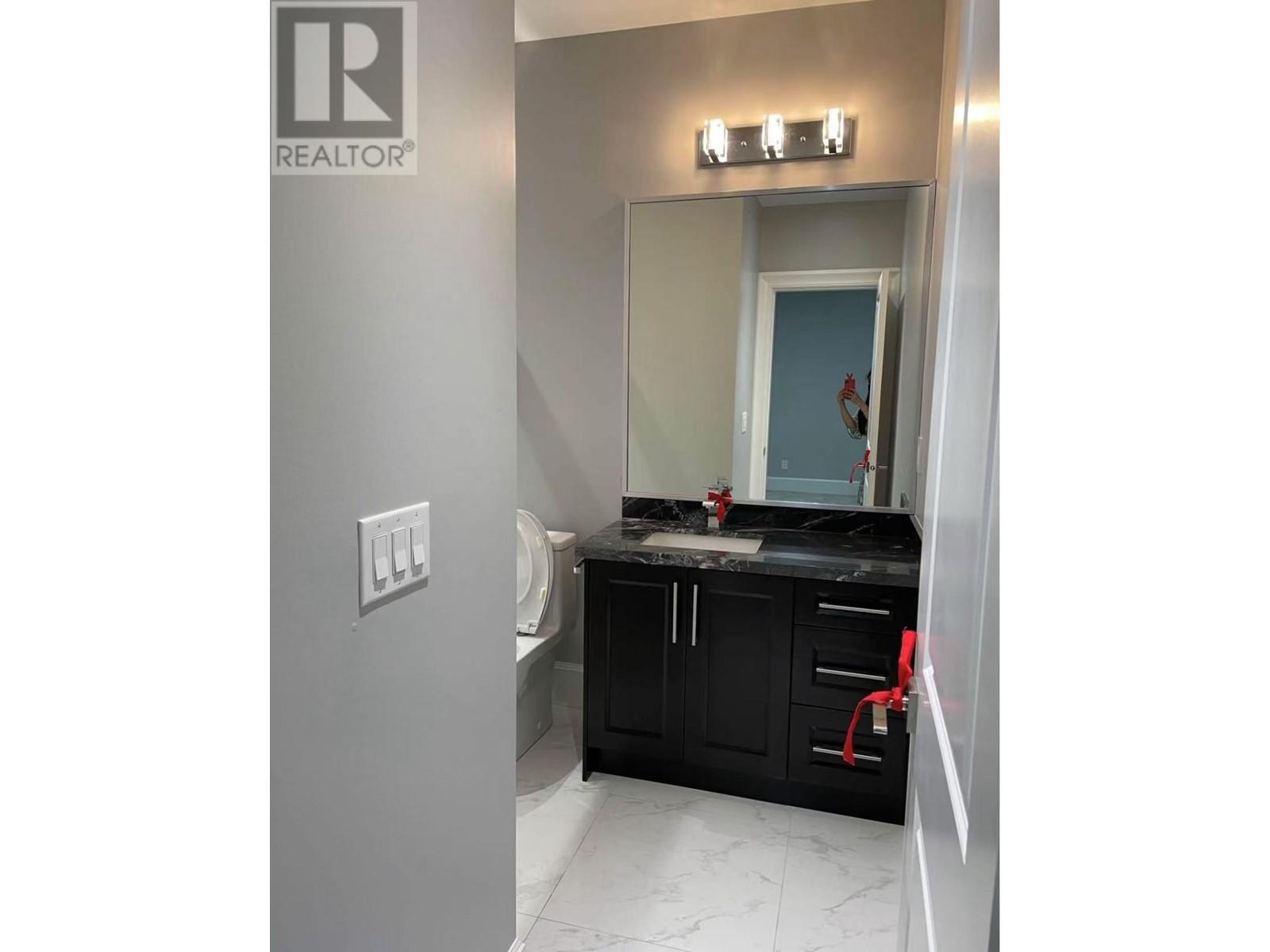 2 Bed Suite 6011 Mckee Street, Burnaby, British Columbia  V5J 2V6 - Photo 7 - R2970788