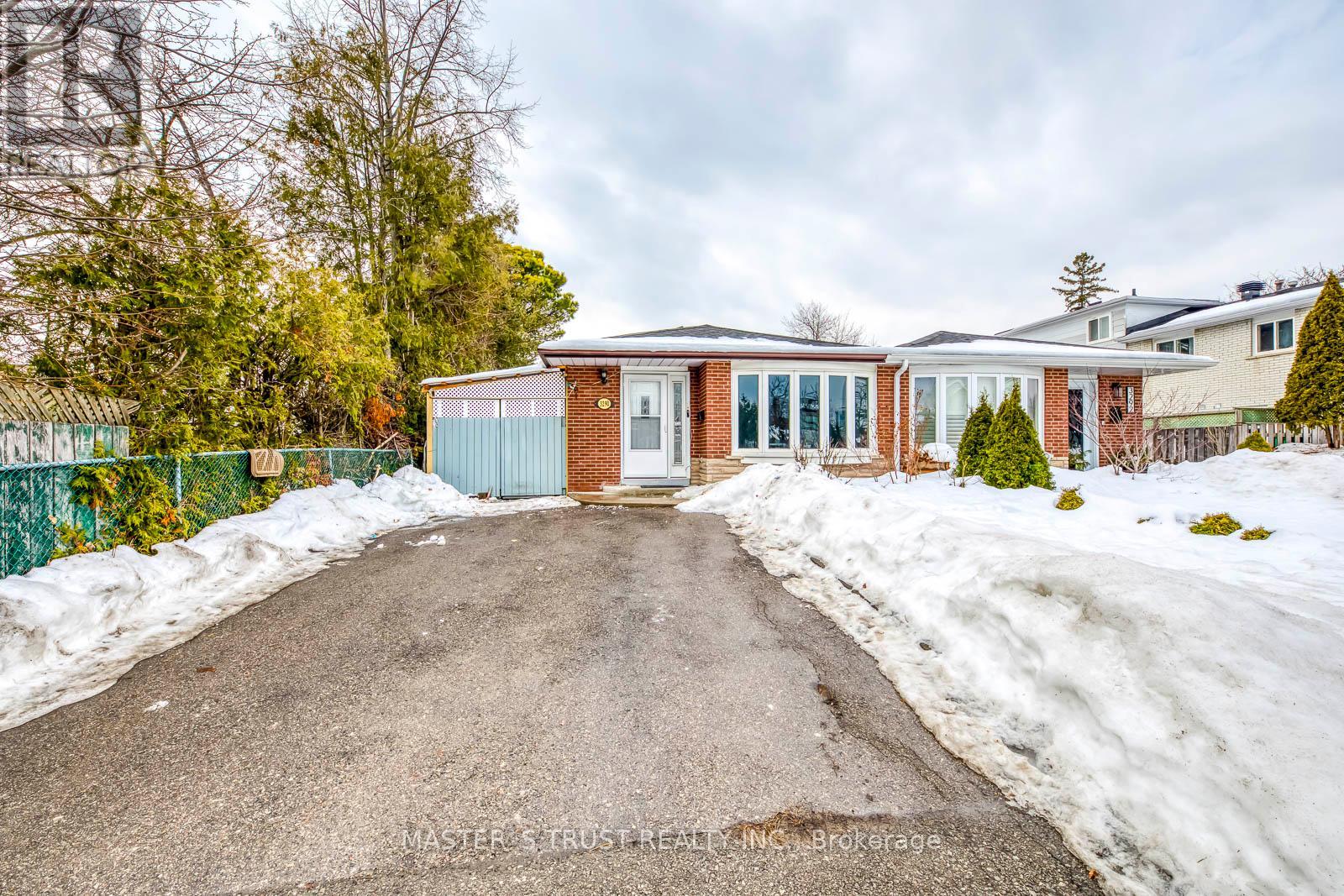 3290 Grechen Road, Mississauga (Erindale), Ontario  L5C 2R4 - Photo 1 - W11988508