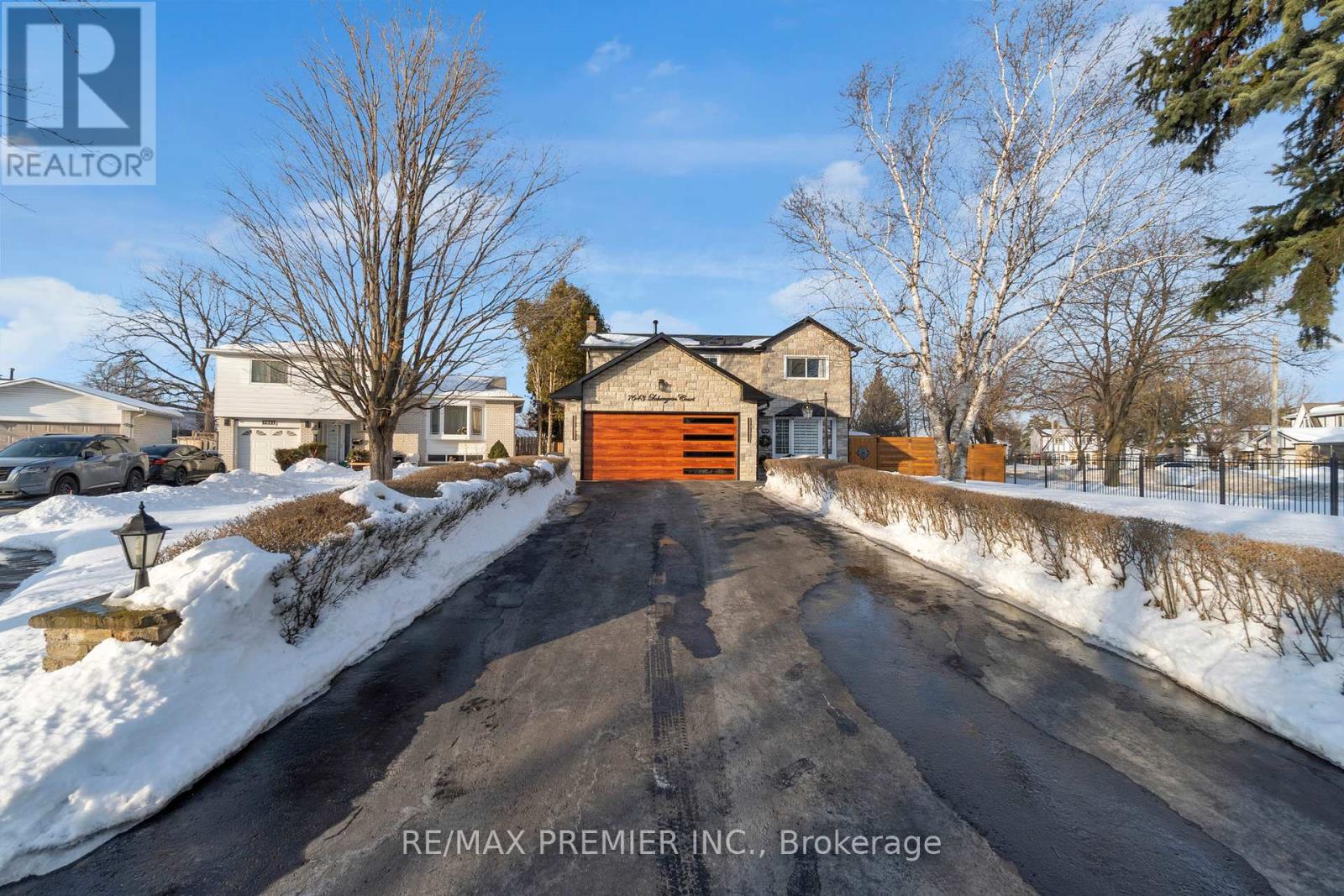 Property at 7643 LOHENGRIN COURT W image 4
