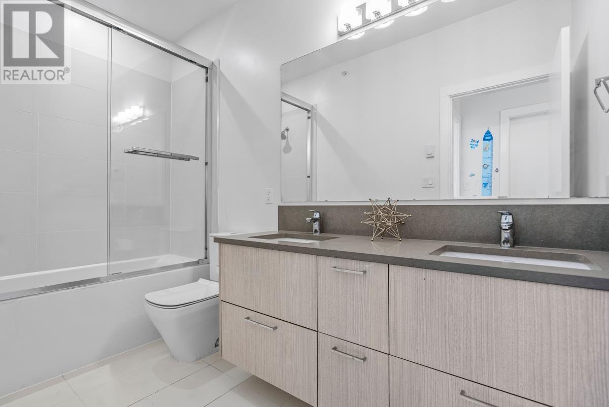 Listing Picture 14 of 26 : 3 5188 SAVILE ROW, Burnaby / 本拿比 - 魯藝地產 Yvonne Lu Group - MLS Medallion Club Member