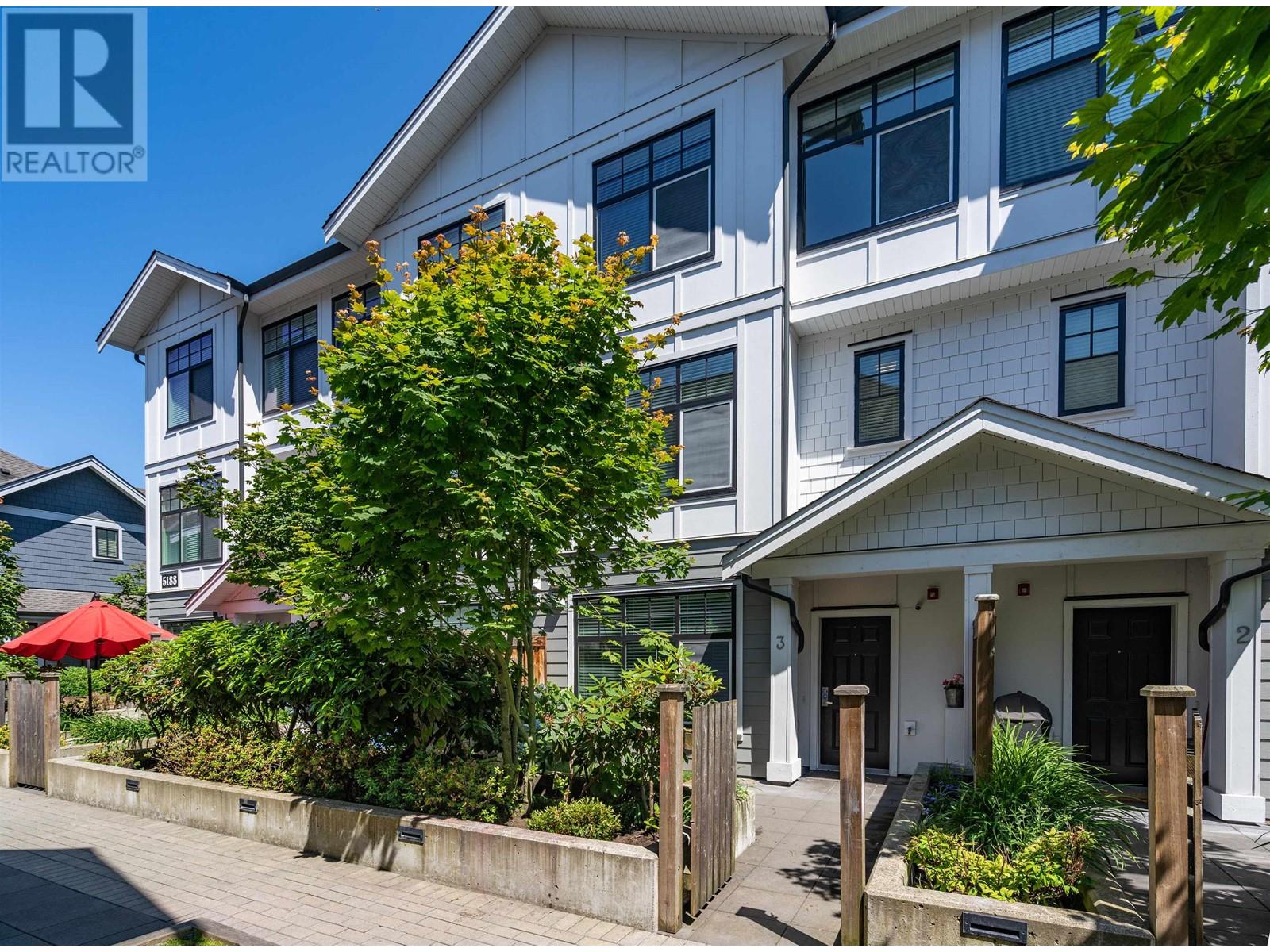Listing Picture 2 of 26 : 3 5188 SAVILE ROW, Burnaby / 本拿比 - 魯藝地產 Yvonne Lu Group - MLS Medallion Club Member