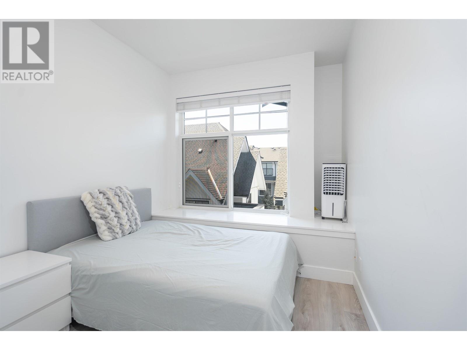 Listing Picture 12 of 26 : 3 5188 SAVILE ROW, Burnaby / 本拿比 - 魯藝地產 Yvonne Lu Group - MLS Medallion Club Member