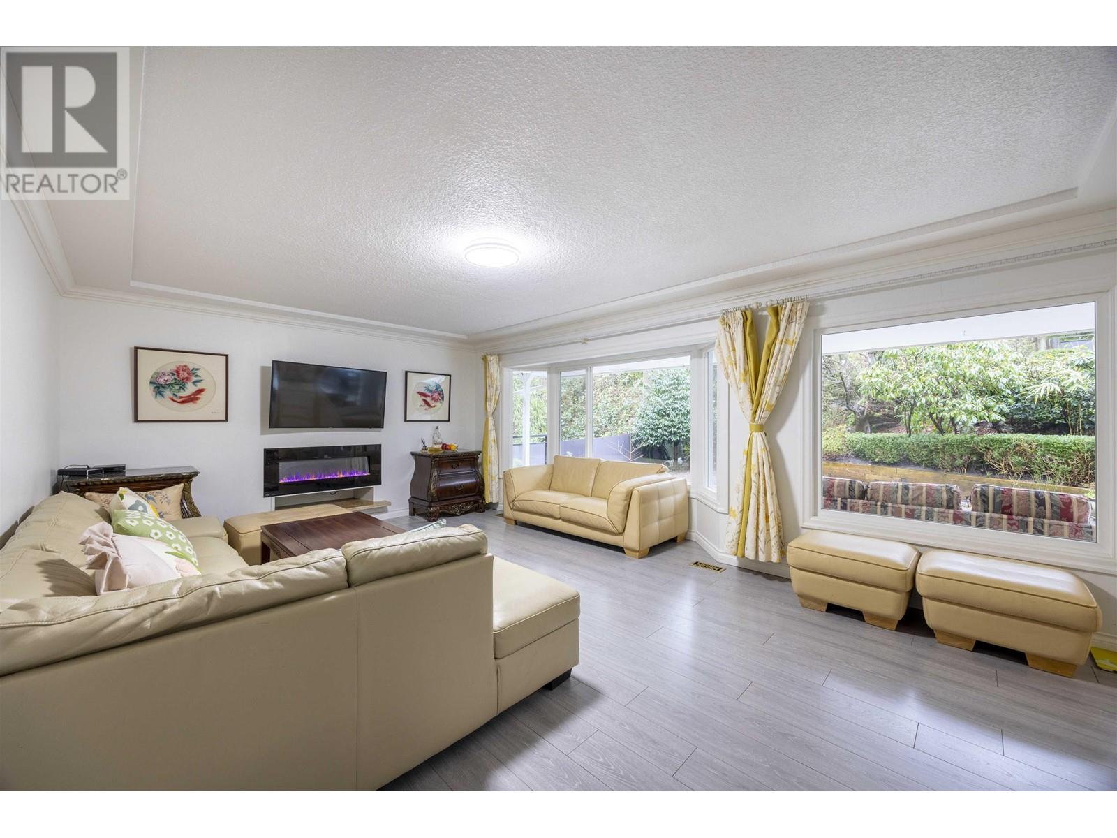 Property at 3390 WESTMOUNT ROAD image 2