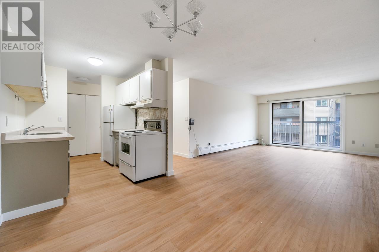 Property at 209 6420 BUSWELL STREET image 5