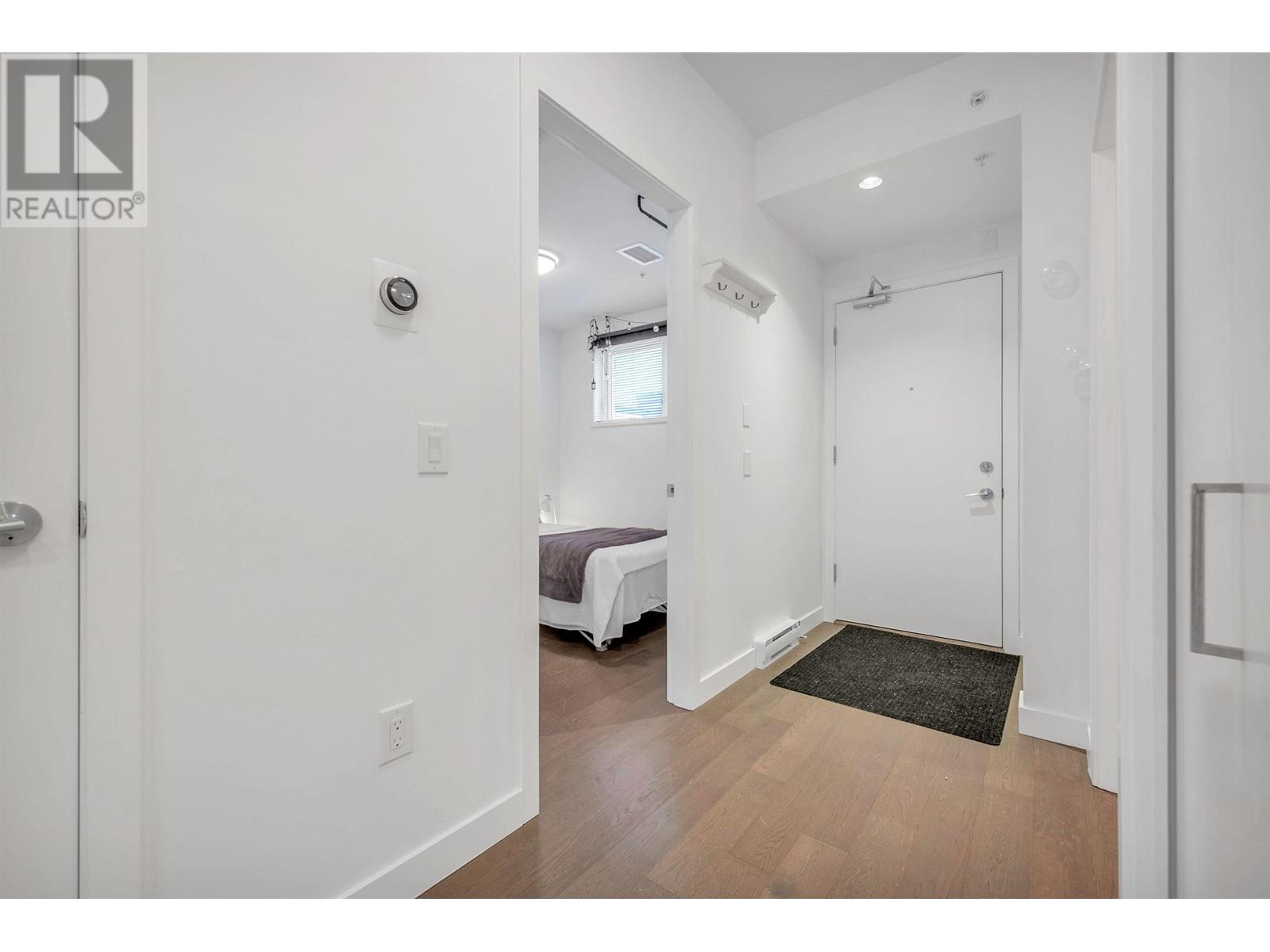 Listing Picture 24 of 31 : PH7 688 E 19TH AVENUE, Vancouver / 溫哥華 - 魯藝地產 Yvonne Lu Group - MLS Medallion Club Member