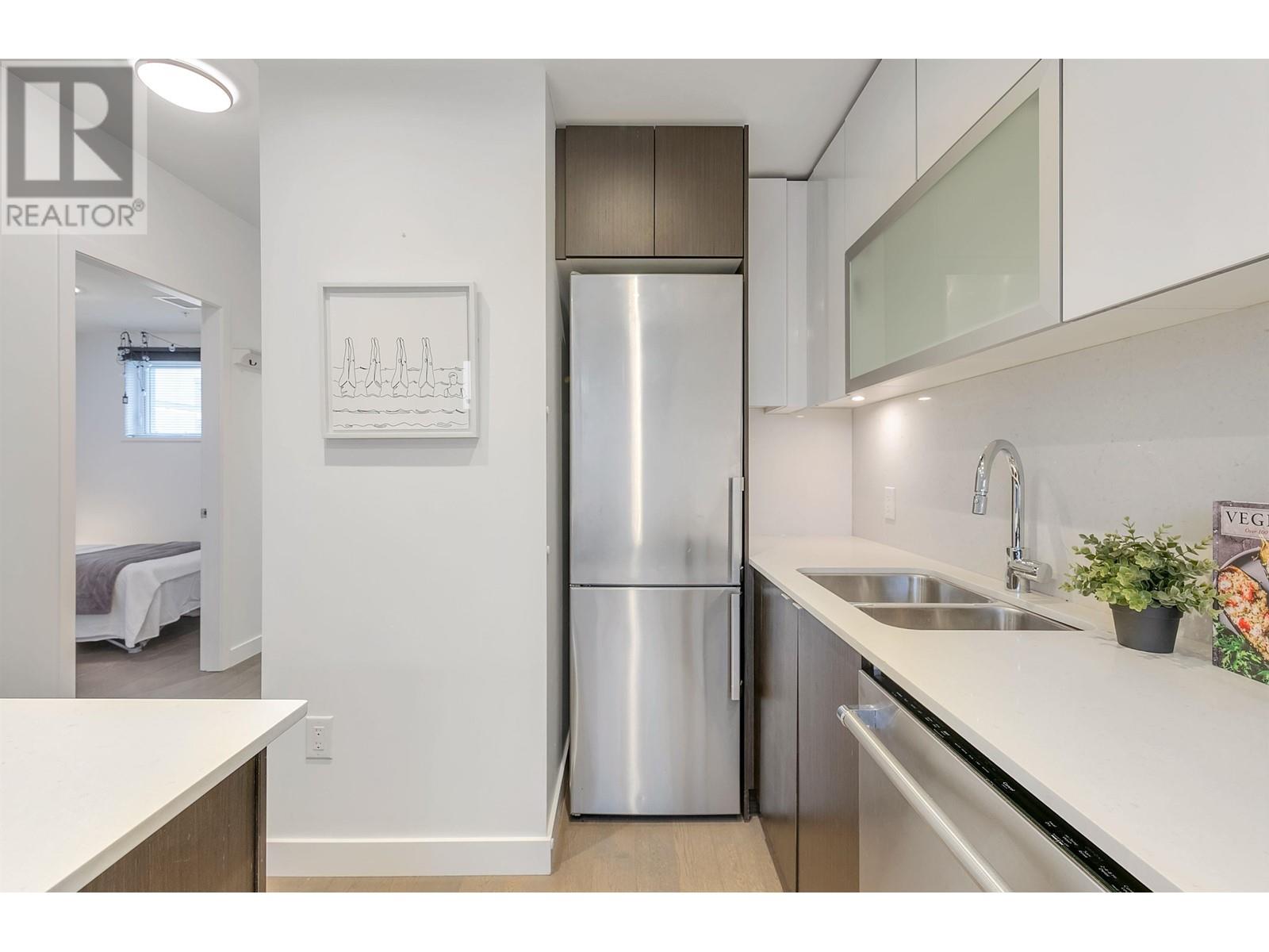 Listing Picture 11 of 31 : PH7 688 E 19TH AVENUE, Vancouver / 溫哥華 - 魯藝地產 Yvonne Lu Group - MLS Medallion Club Member