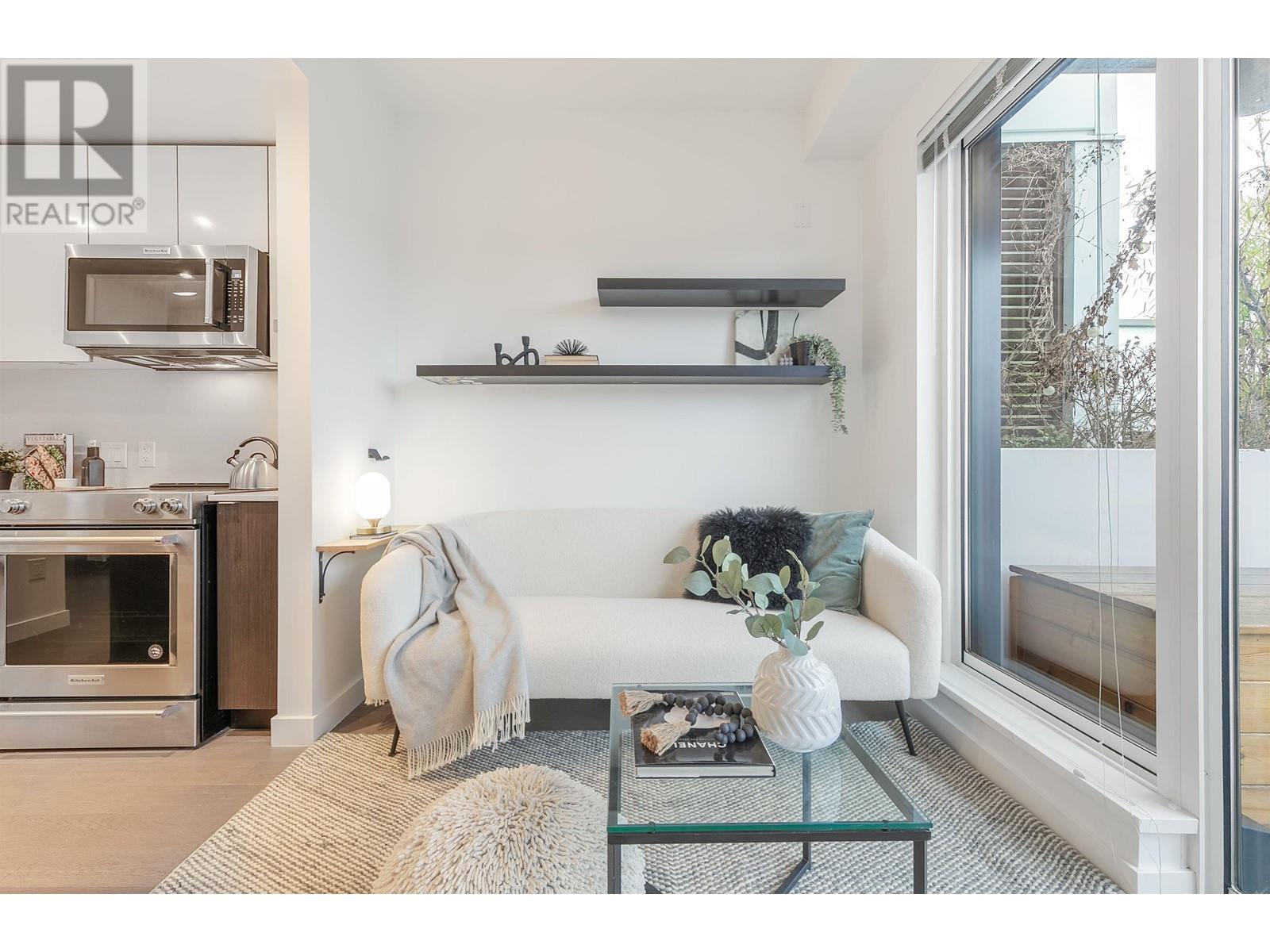 Listing Picture 3 of 31 : PH7 688 E 19TH AVENUE, Vancouver / 溫哥華 - 魯藝地產 Yvonne Lu Group - MLS Medallion Club Member