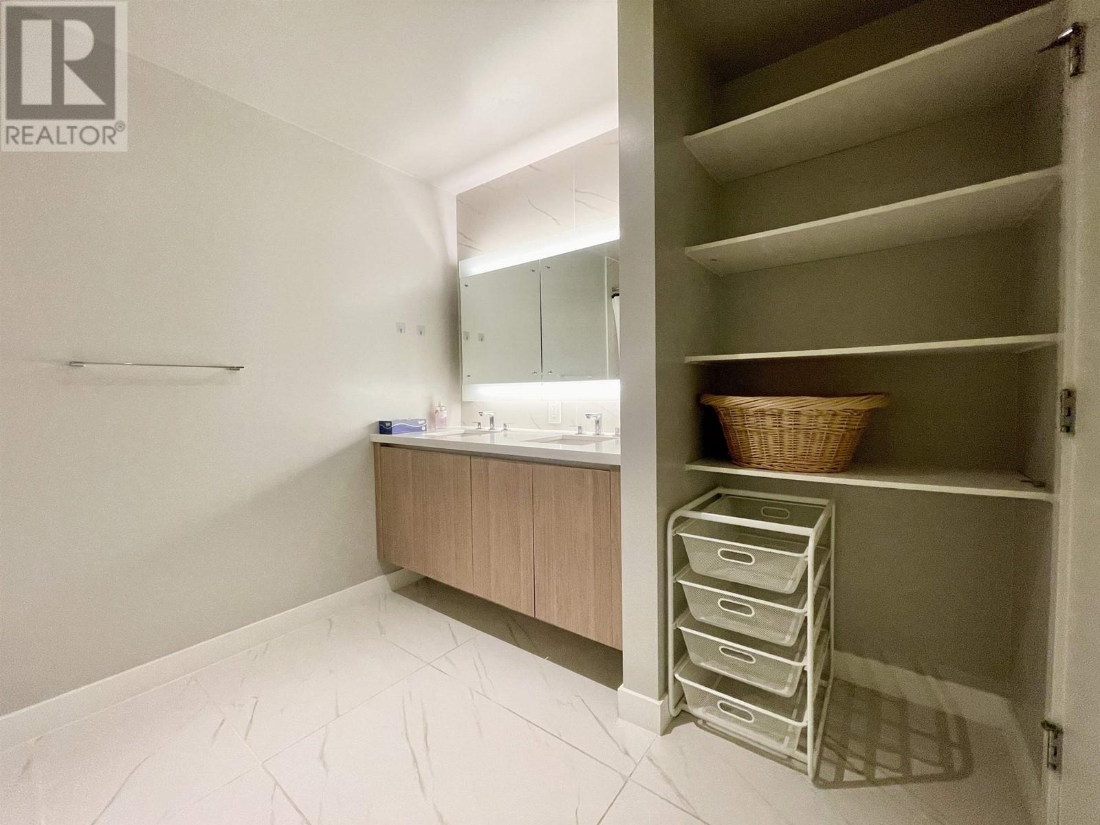 Listing Picture 9 of 10 : 210 9388 ODLIN ROAD, Richmond / 烈治文 - 魯藝地產 Yvonne Lu Group - MLS Medallion Club Member