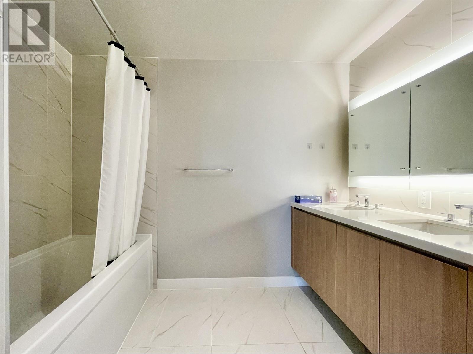 Listing Picture 10 of 10 : 210 9388 ODLIN ROAD, Richmond / 烈治文 - 魯藝地產 Yvonne Lu Group - MLS Medallion Club Member