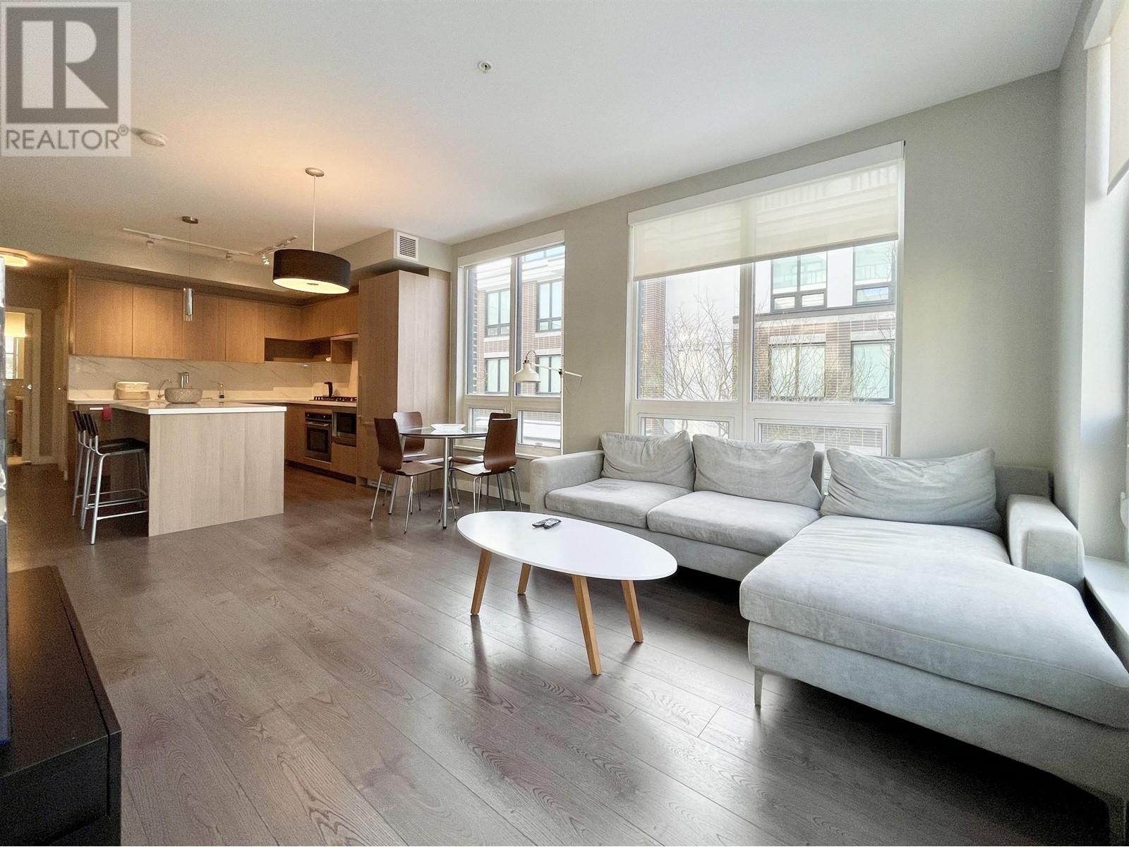 Listing Picture 2 of 10 : 210 9388 ODLIN ROAD, Richmond / 烈治文 - 魯藝地產 Yvonne Lu Group - MLS Medallion Club Member