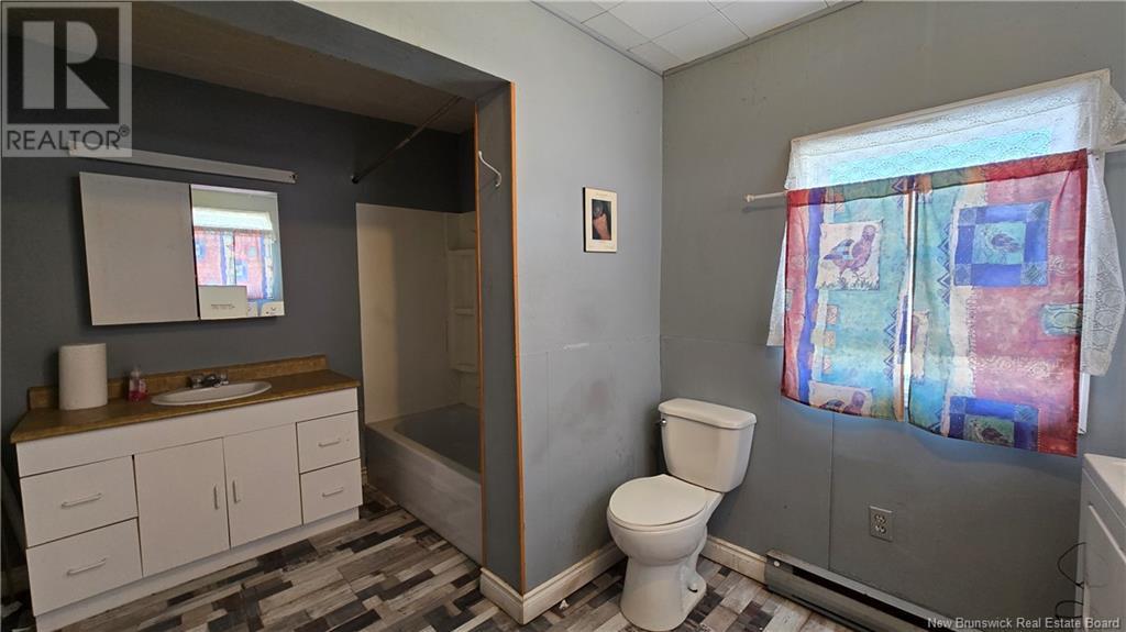 8422 Rue St-Paul Street, Bas-Caraquet, New Brunswick  E1W 6E6 - Photo 8 - NB113078