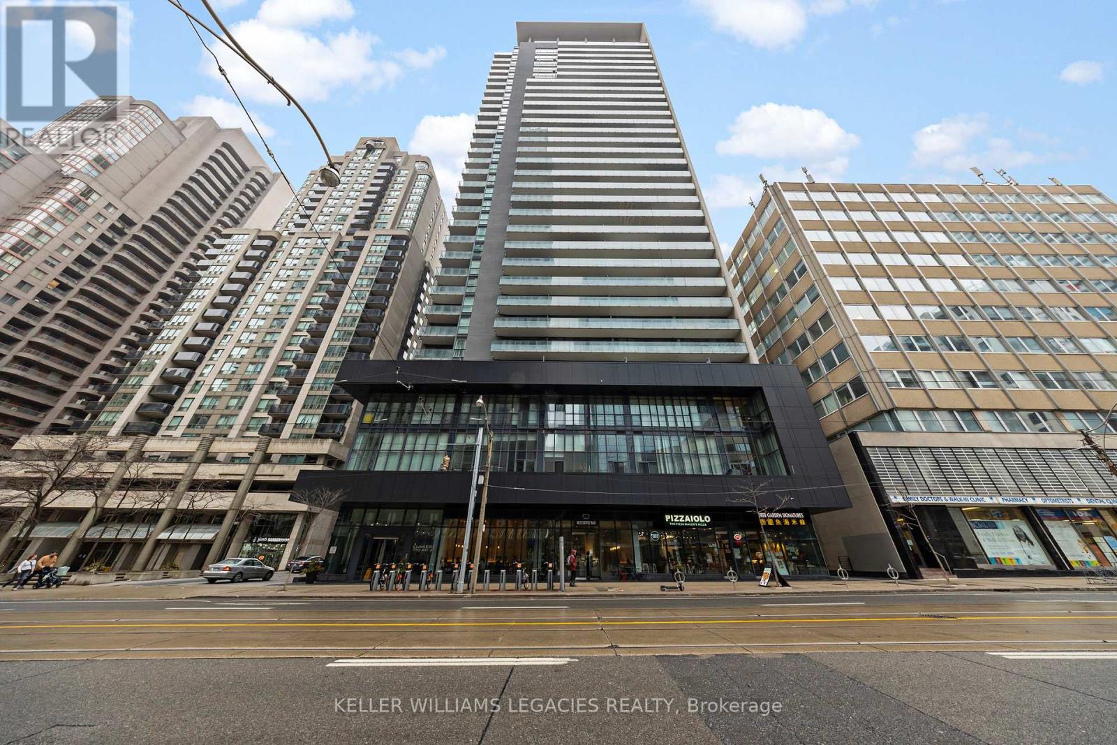 413 - 770 Bay Street, Toronto, Ontario  M5G 0A6 - Photo 1 - C11988626