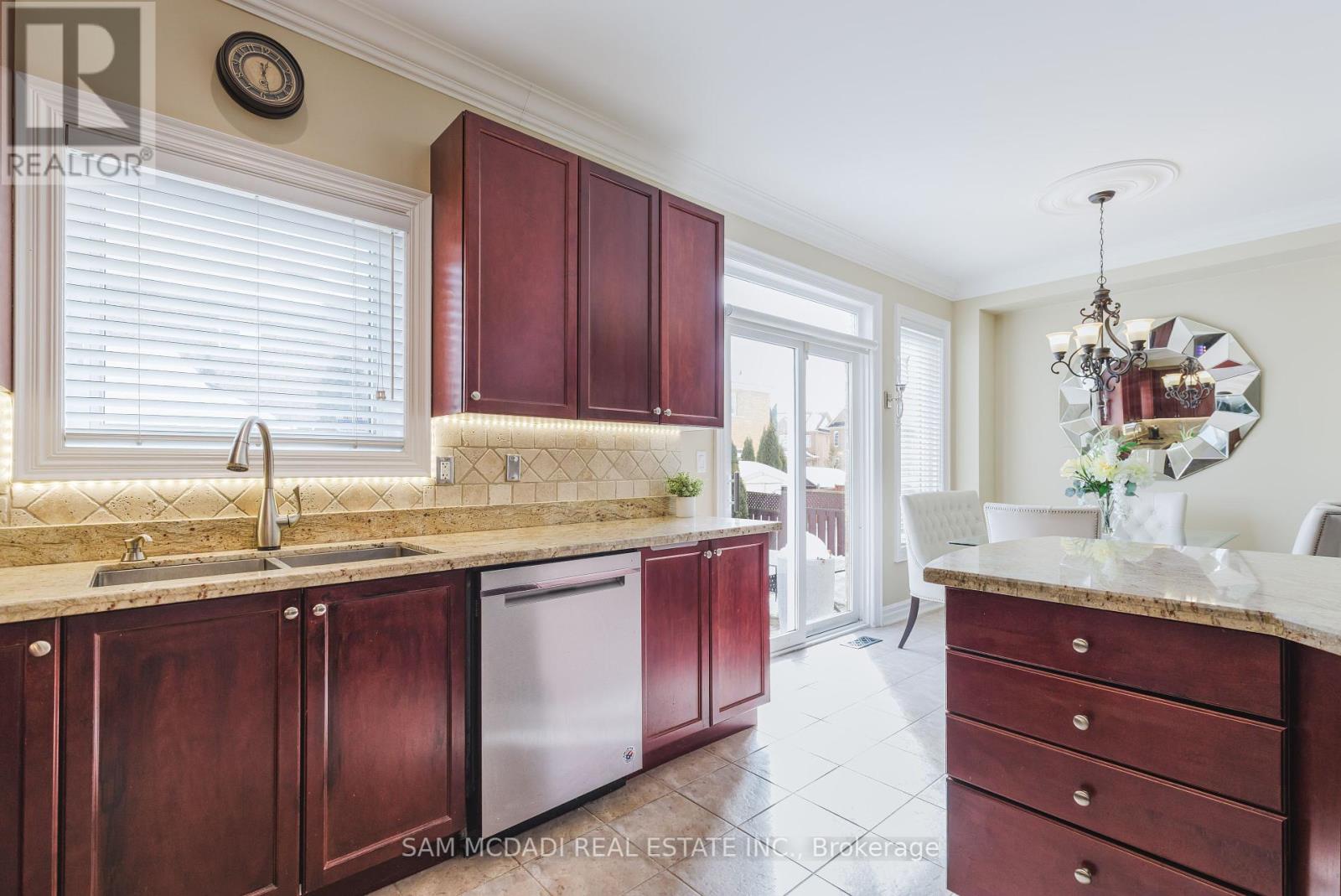 73 Pergola Way, Brampton, Ontario  L6Y 5N1 - Photo 22 - W11988627