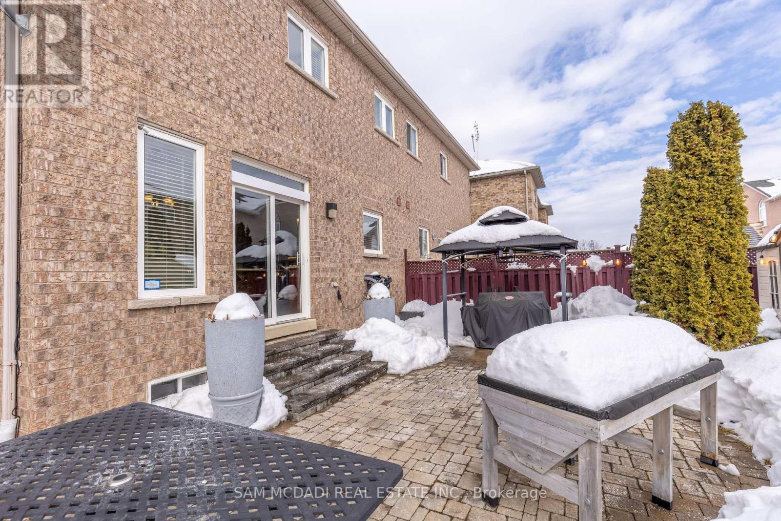 Property at 73 PERGOLA WAY image 5