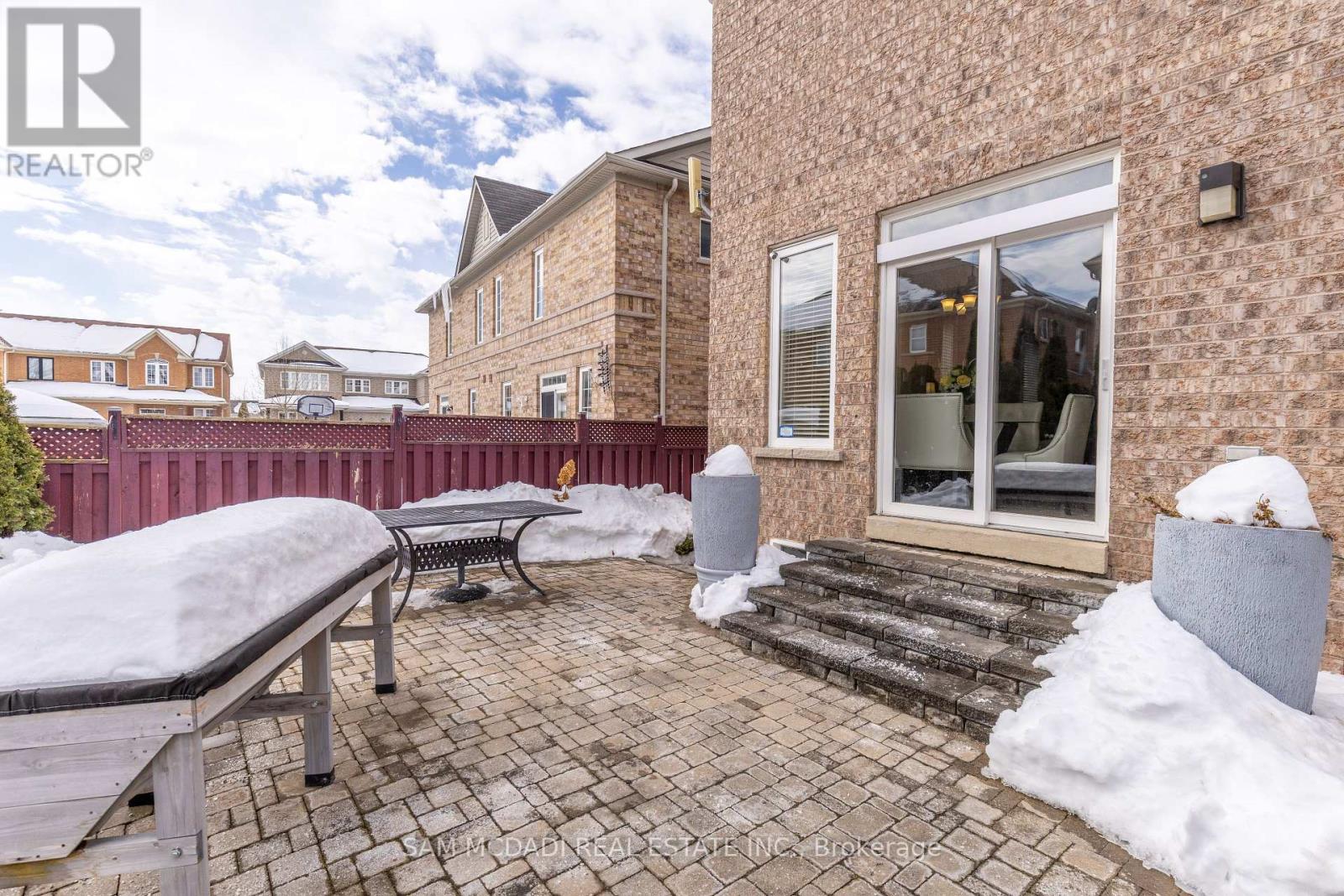 73 Pergola Way, Brampton, Ontario  L6Y 5N1 - Photo 6 - W11988627