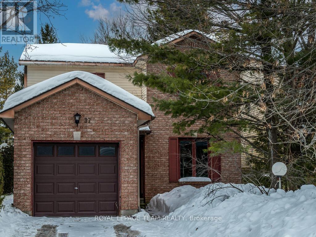 37 DENHAM WAY, Ottawa, Ontario