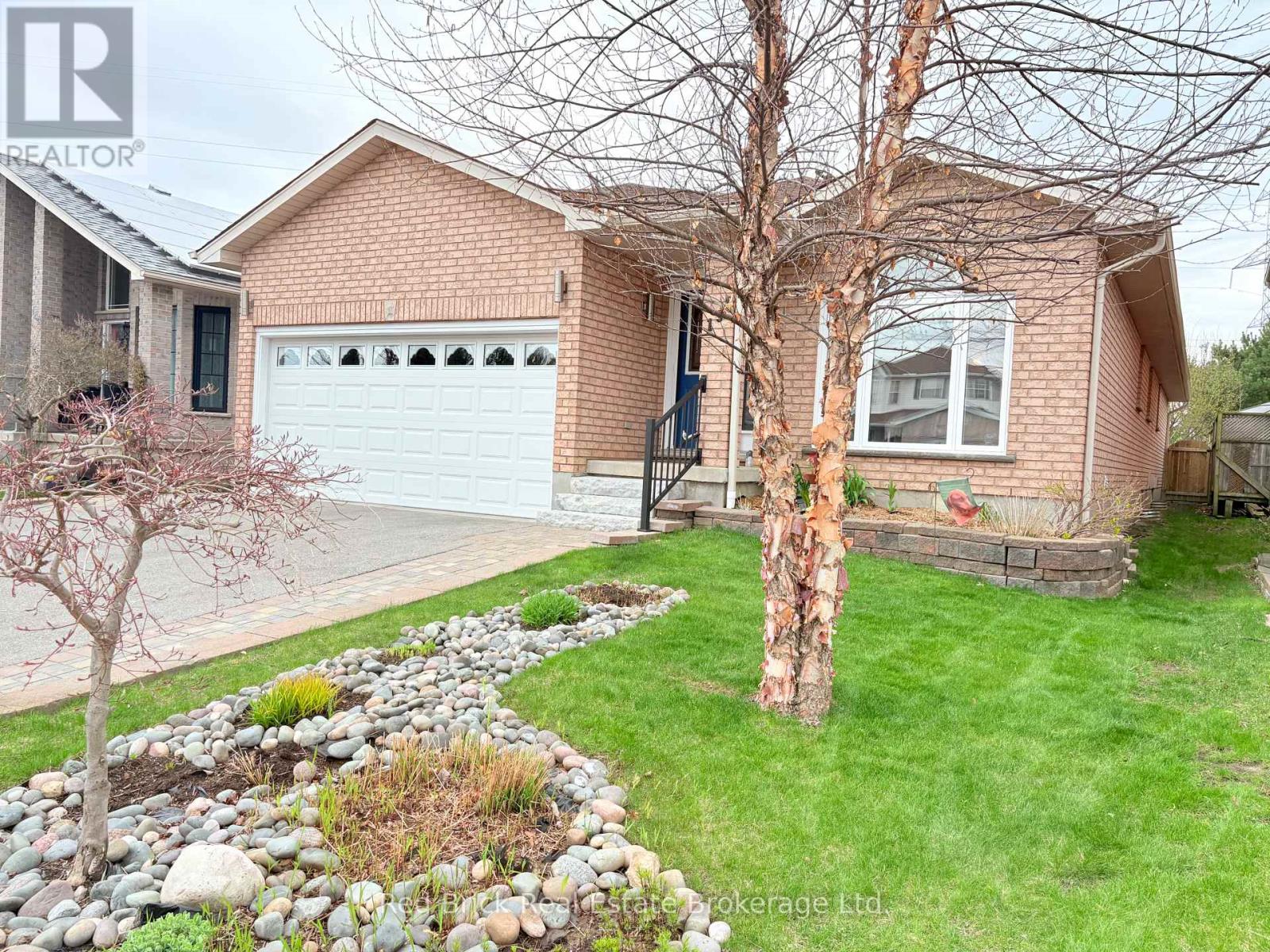 Property at 190 DEERPATH DRIVE image 2