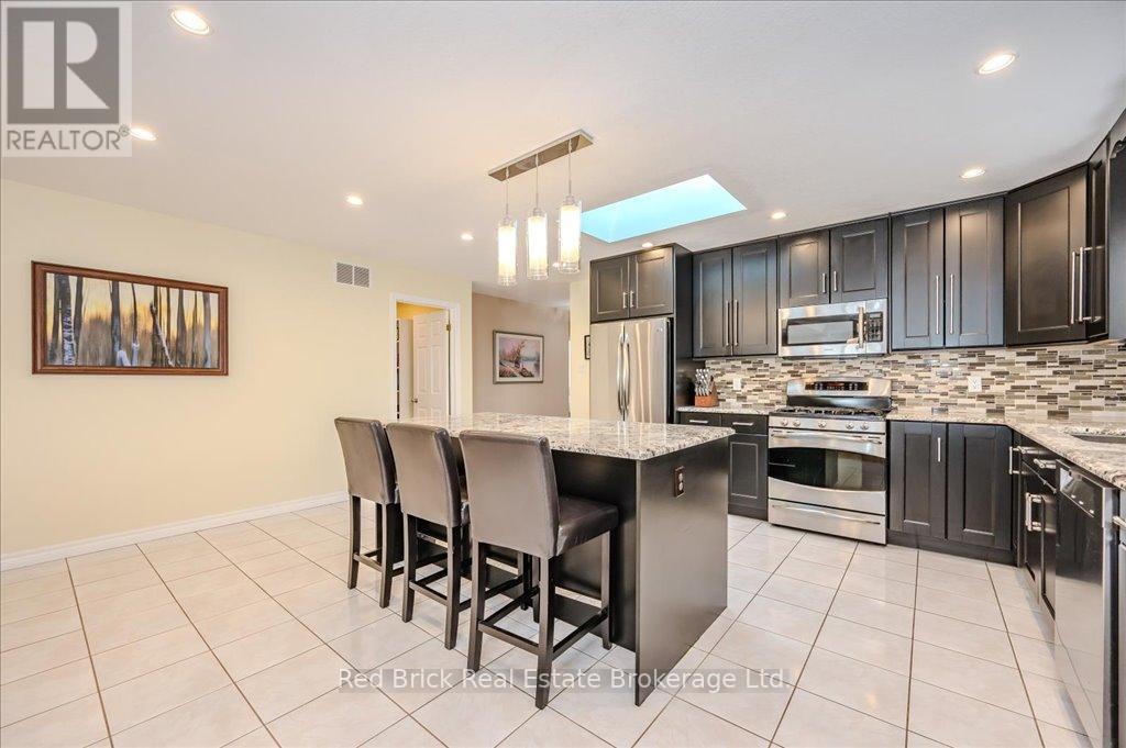 190 Deerpath Drive, Guelph, Ontario  N1K 1W6 - Photo 6 - X11988652