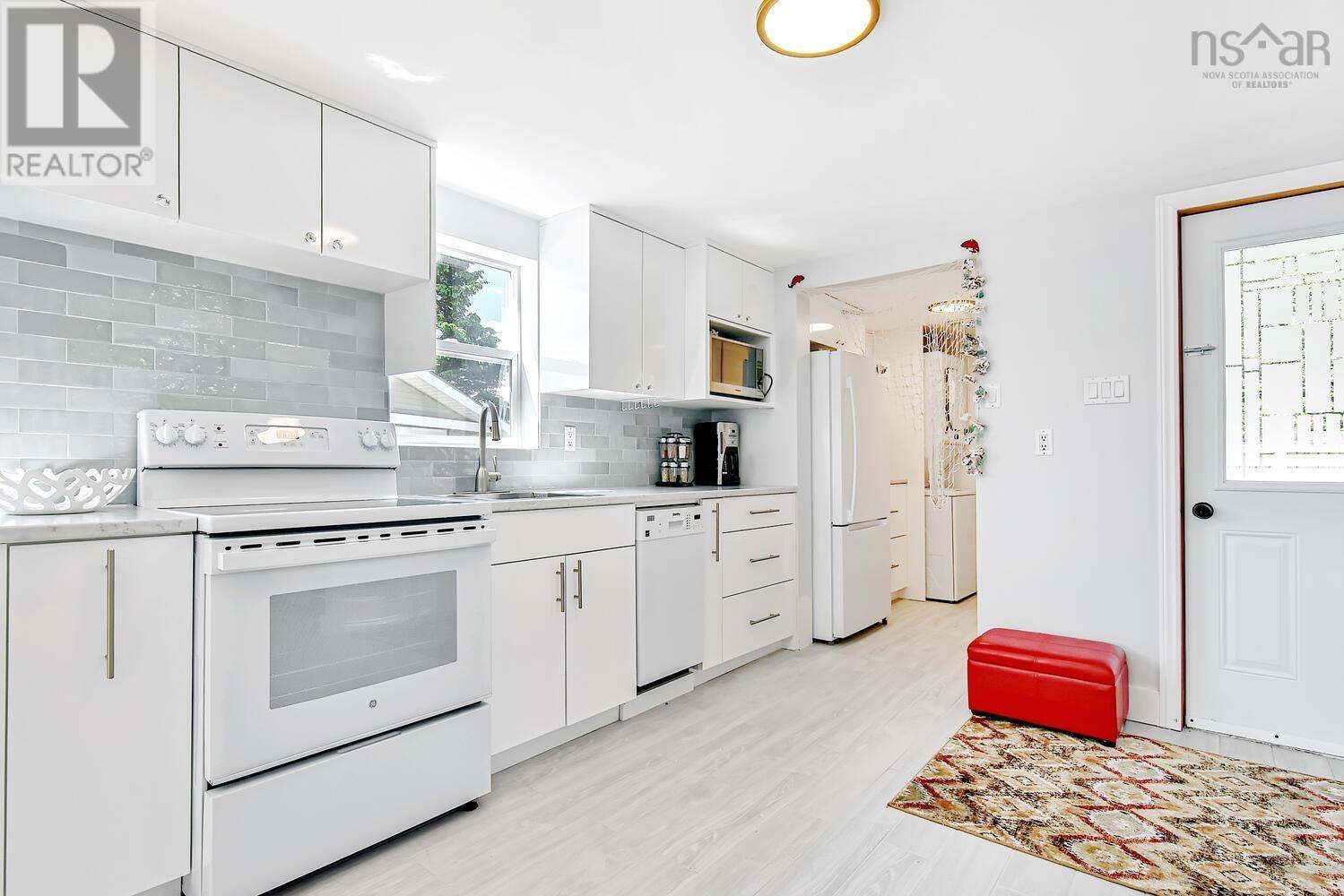 9112 St Margarets Bay Road, Queensland, Nova Scotia  B0J 1T0 - Photo 4 - 202503579