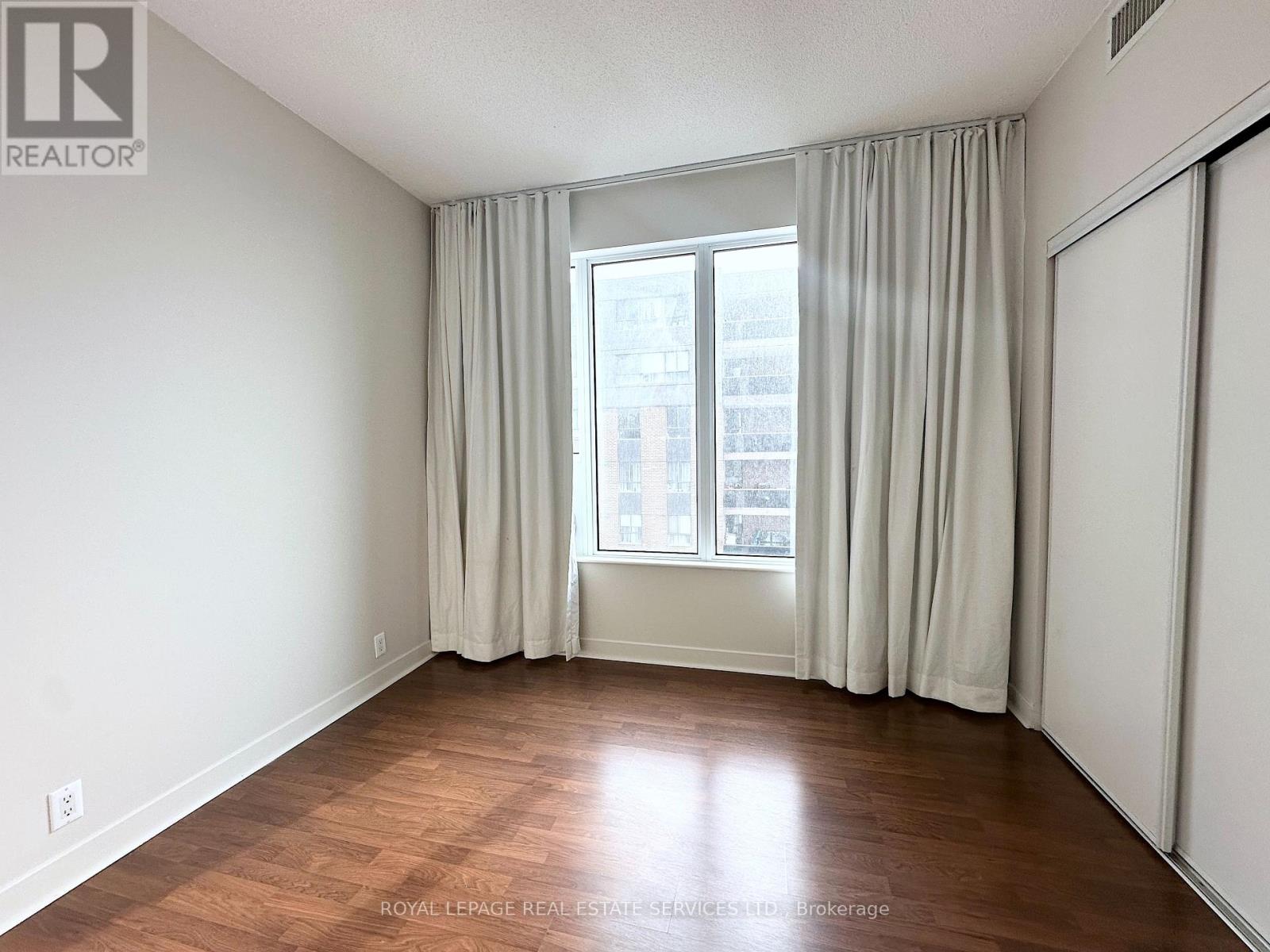 1004 - 188 Clark Boulevard, Brampton, Ontario  L6T 0J2 - Photo 4 - W11988701