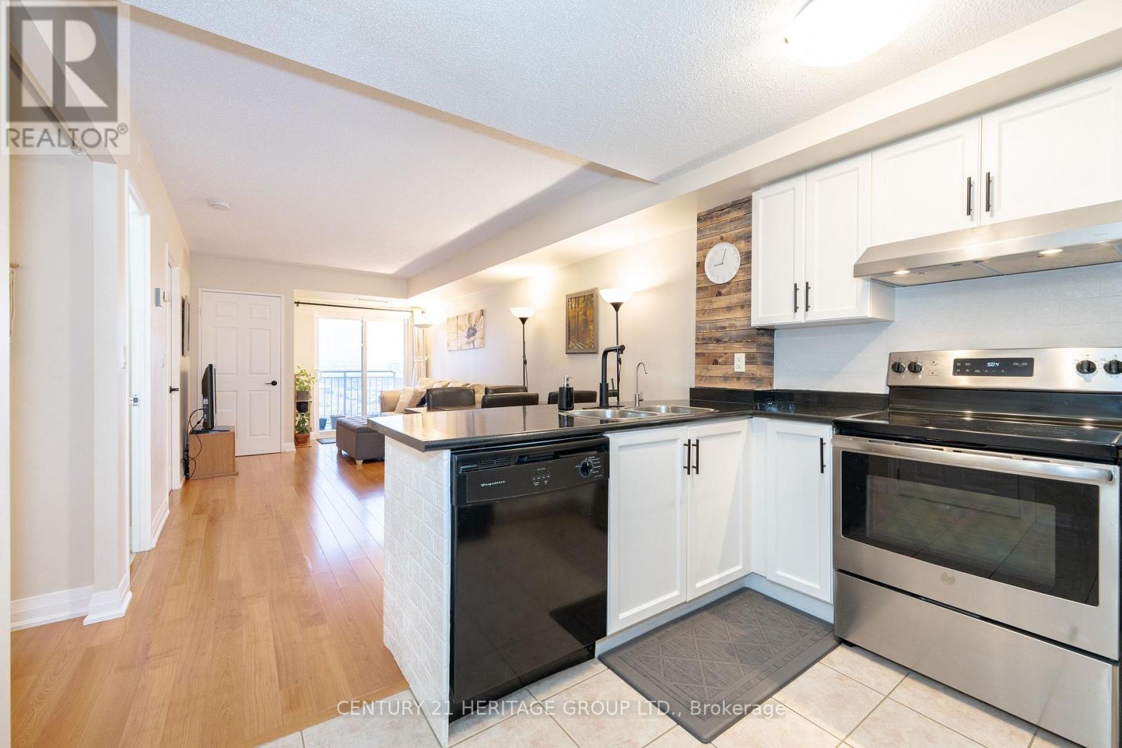 Property at 401 - 35 HUNT AVENUE image 5