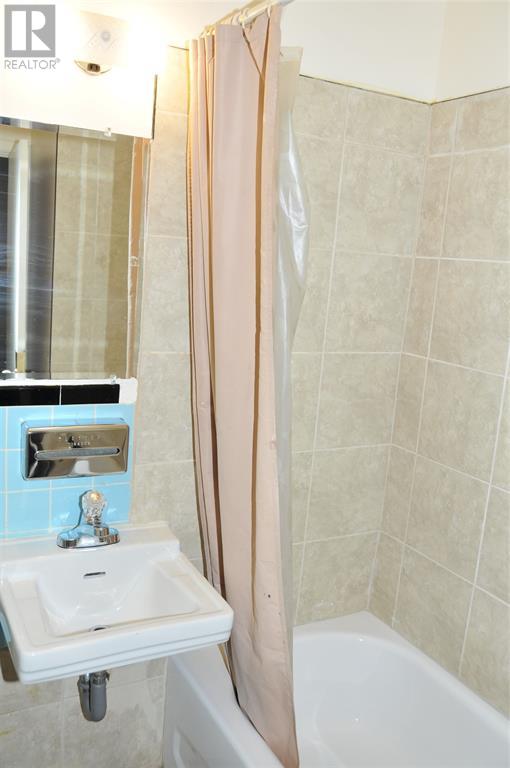 1701 London Line, Sarnia, Ontario  N7W 1B1 - Photo 11 - 25003109