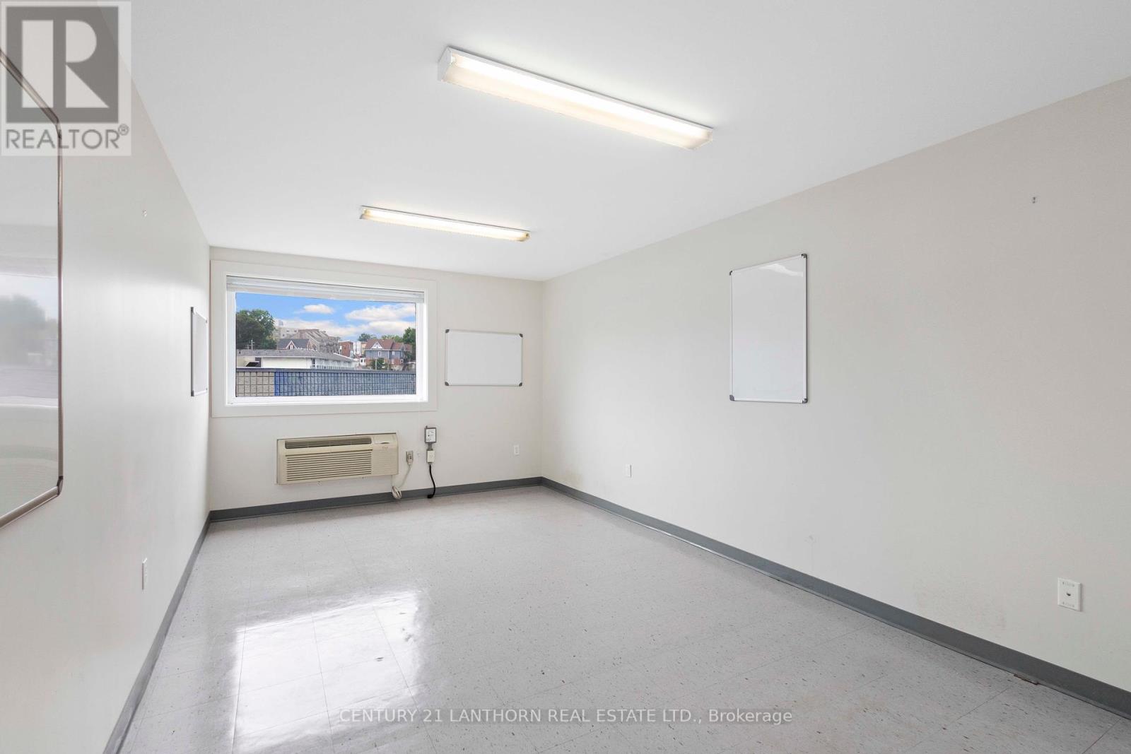 206 - 35 Bridge Street, Prince Edward County, Ontario  K0K 2T0 - Photo 2 - X11988834