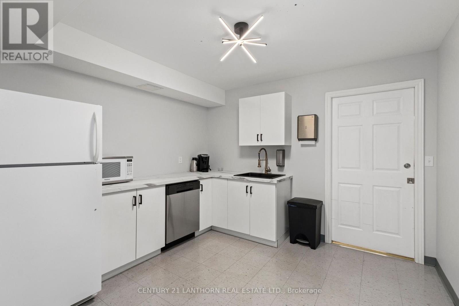 206 - 35 Bridge Street, Prince Edward County, Ontario  K0K 2T0 - Photo 7 - X11988834