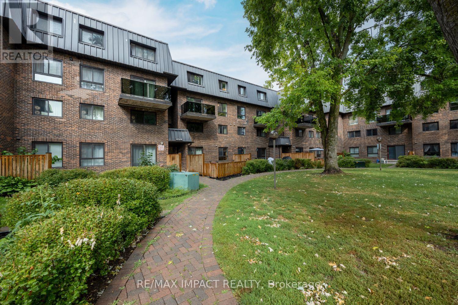 Property at 31 - 43 TAUNTON ROAD E image 3