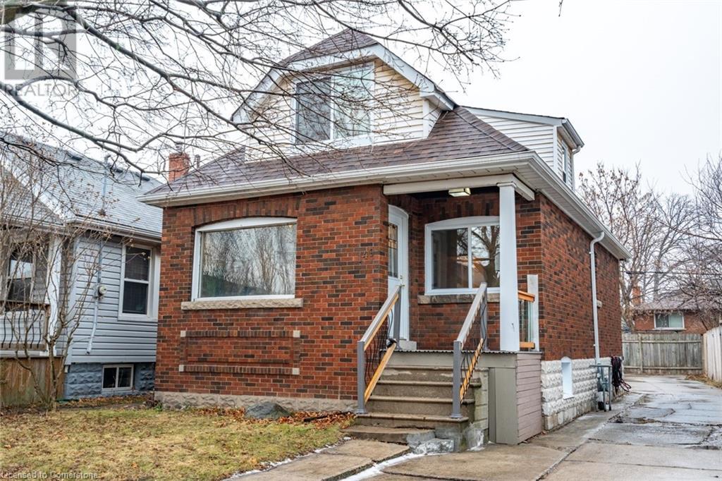 Property at 149 WEIR Street N image 2