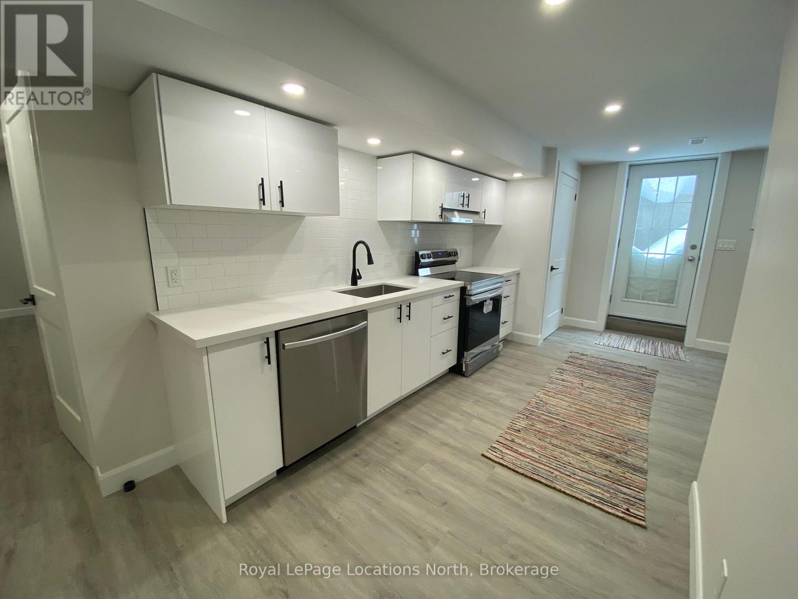 29 Hewitt Place, Barrie, Ontario  L4M 7B3 - Photo 7 - S11989053