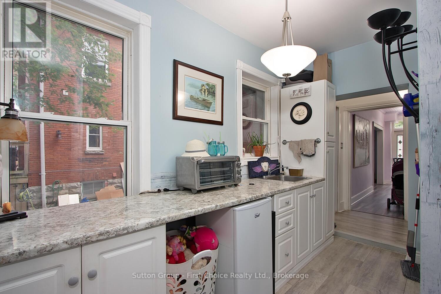 41 Douglas Street, Stratford, Ontario  N5A 5P2 - Photo 13 - X11989107