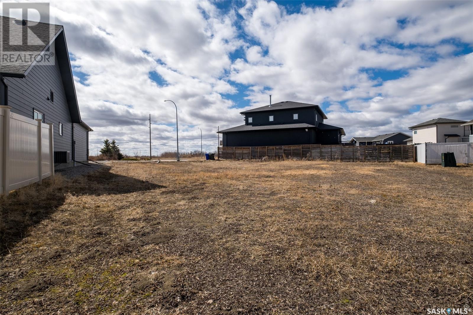 722 32nd Street W, Prince Albert, Saskatchewan  S6V 7T5 - Photo 9 - SK996615
