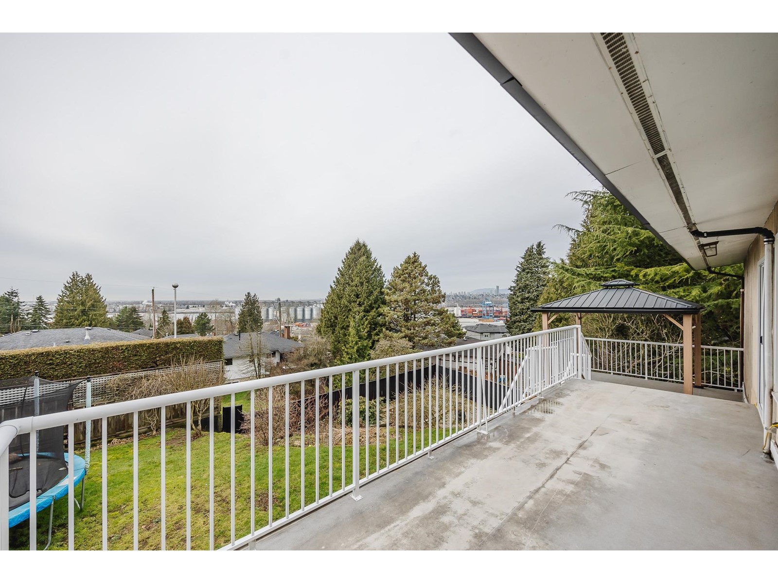 9749 Crown Crescent, Surrey, British Columbia  V3V 2T7 - Photo 31 - R2970605