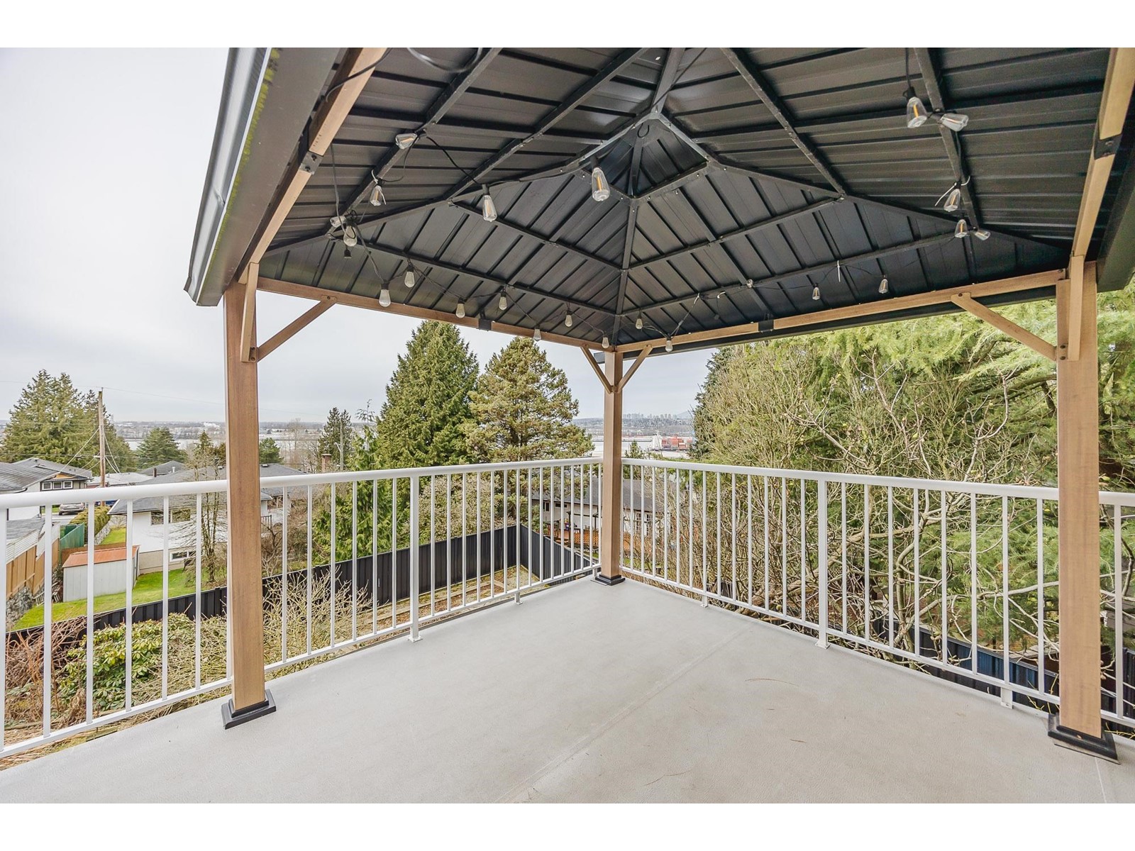 9749 Crown Crescent, Surrey, British Columbia  V3V 2T7 - Photo 33 - R2970605