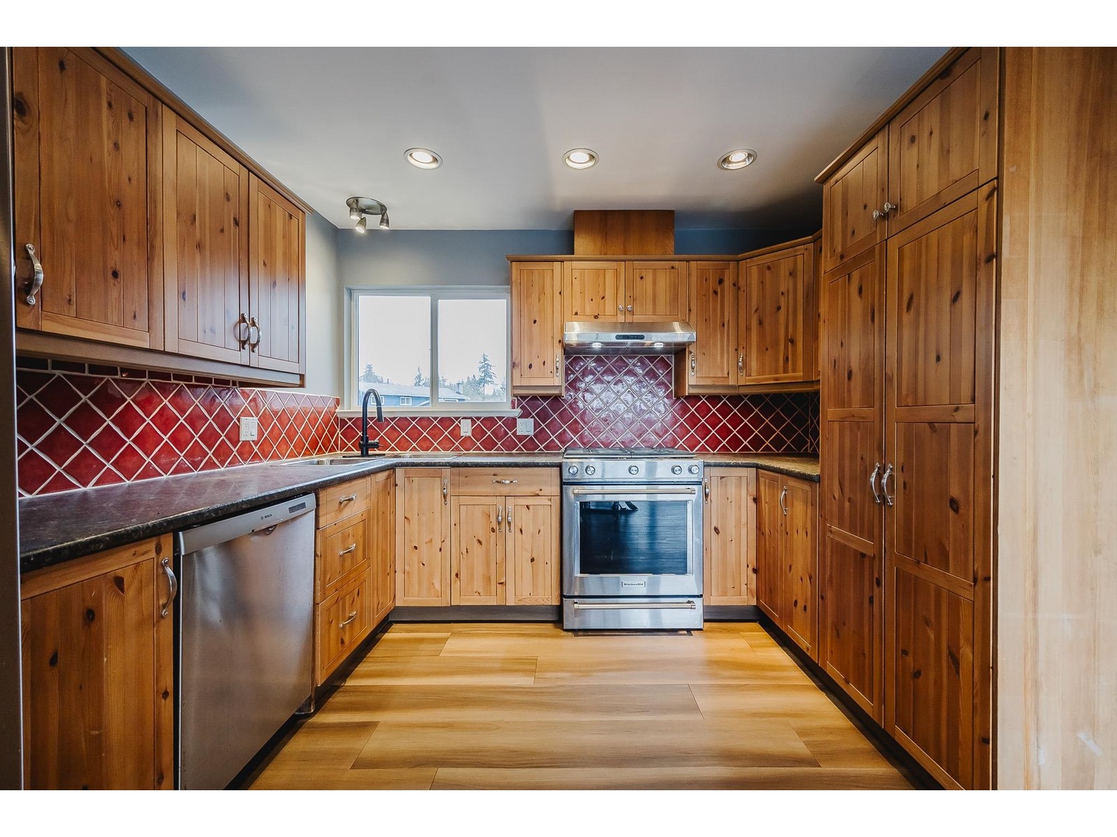 9749 Crown Crescent, Surrey, British Columbia  V3V 2T7 - Photo 4 - R2970605