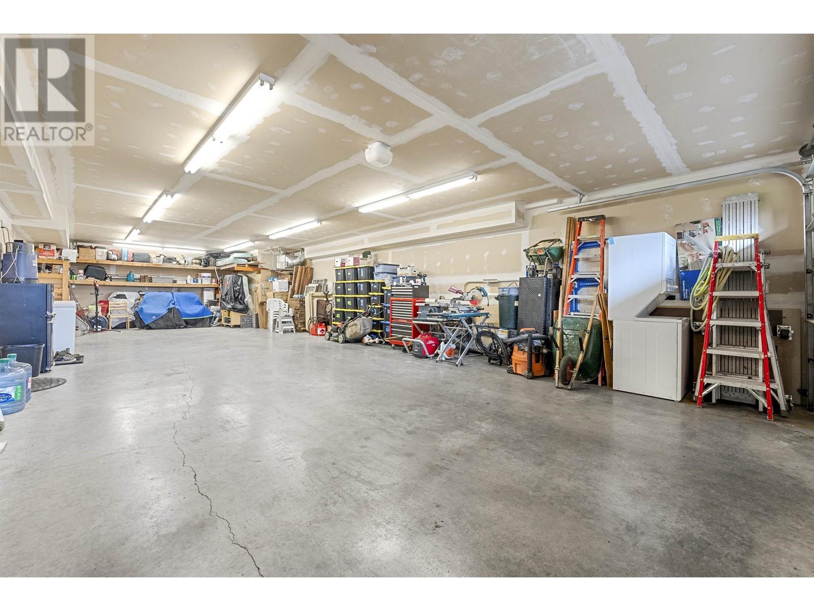 3072 Lazy A Street, Coquitlam, British Columbia  V3C 3N9 - Photo 37 - R2970508