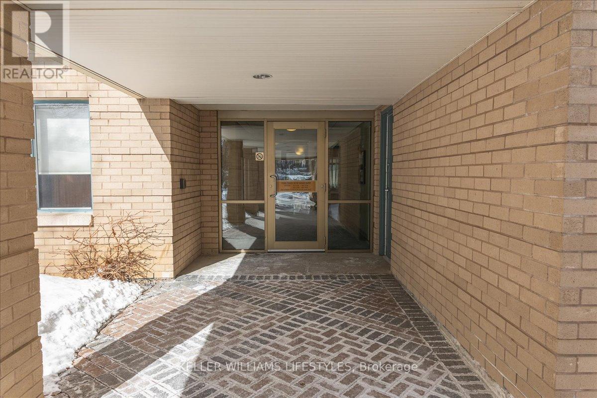 Photo 3 of 25 for 224 - 511 Gainsborough Road
