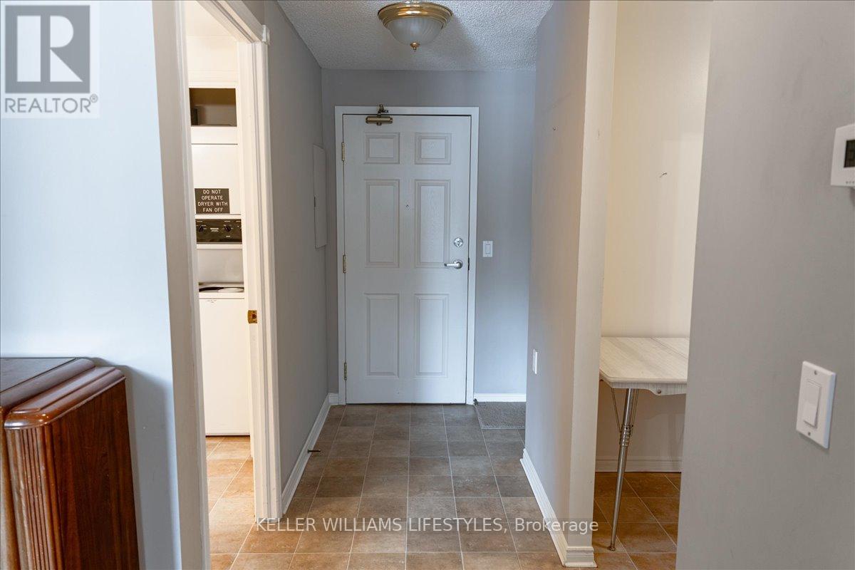 Photo 7 of 25 for 224 - 511 Gainsborough Road