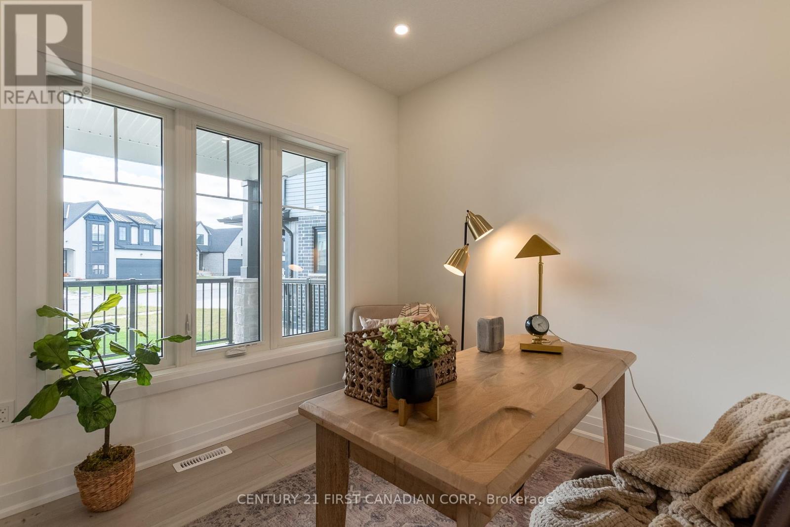 116 Sheldabren Street, North Middlesex, Ontario  N0M 1A0 - Photo 6 - X11989196